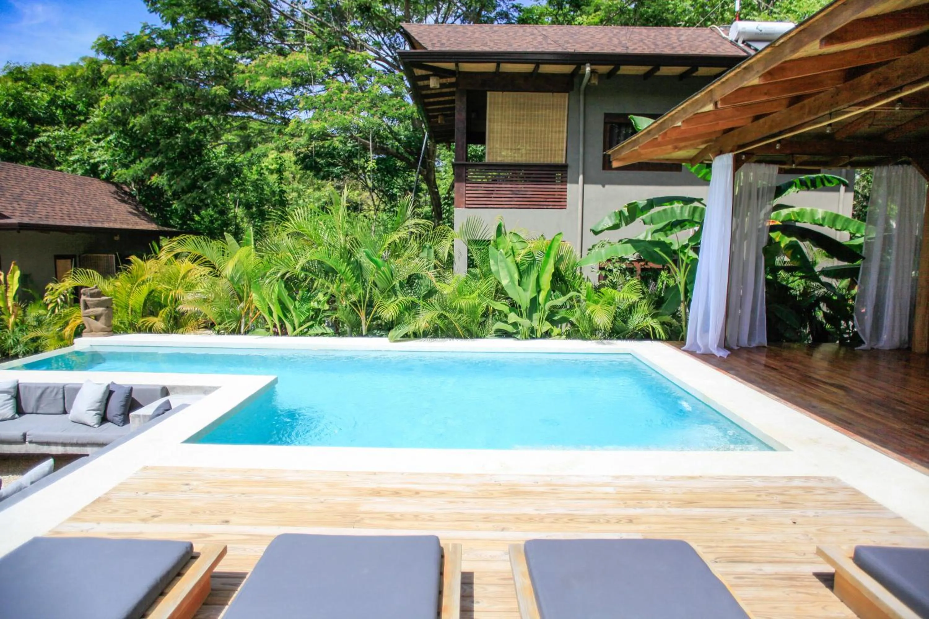 Swimming pool in Lua Villas