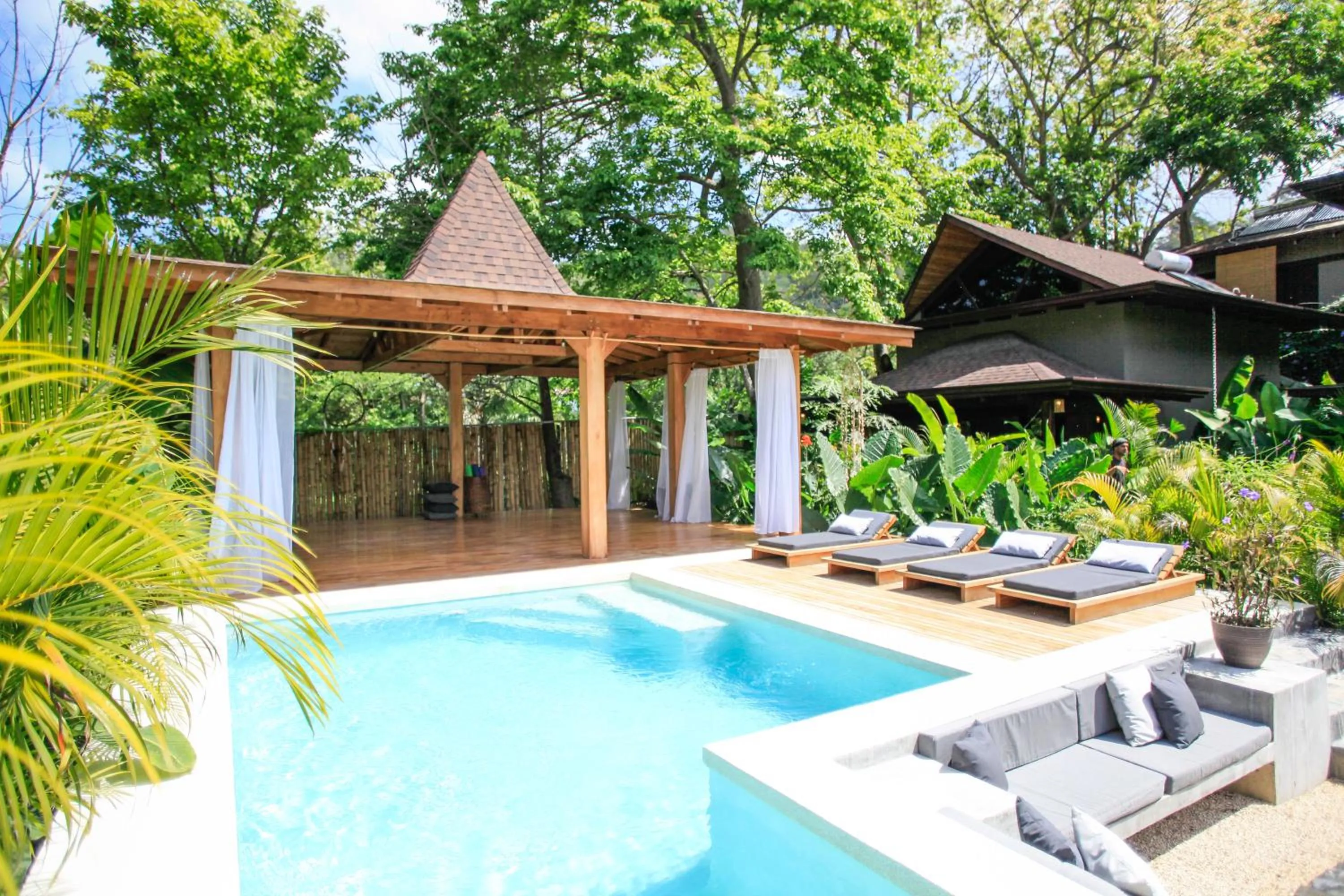 Swimming pool in Lua Villas