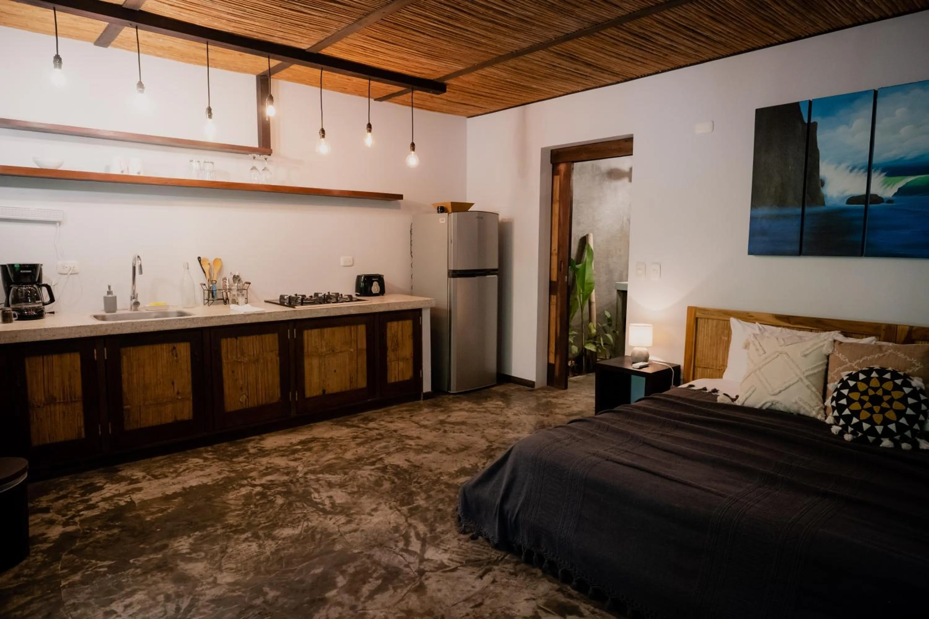 Kitchen or kitchenette, Bed in Lua Villas