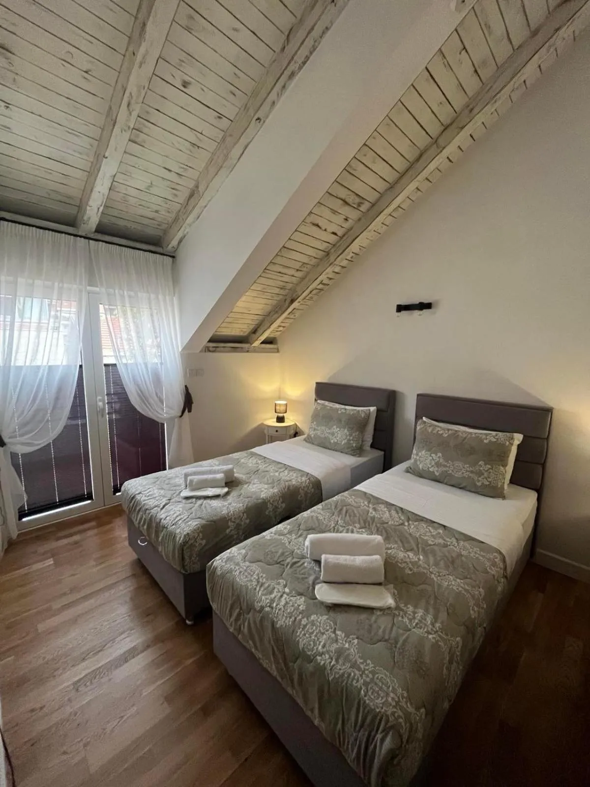 Bed in Apartments & rooms - TIANIS - Self check-in