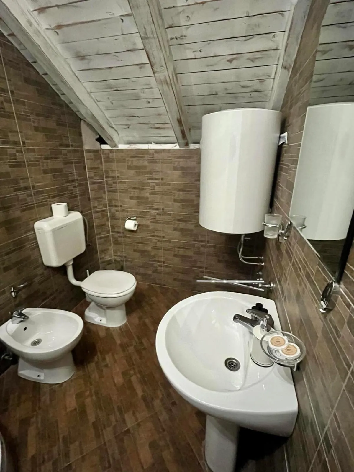 Shower in Apartments & rooms - TIANIS - Self check-in