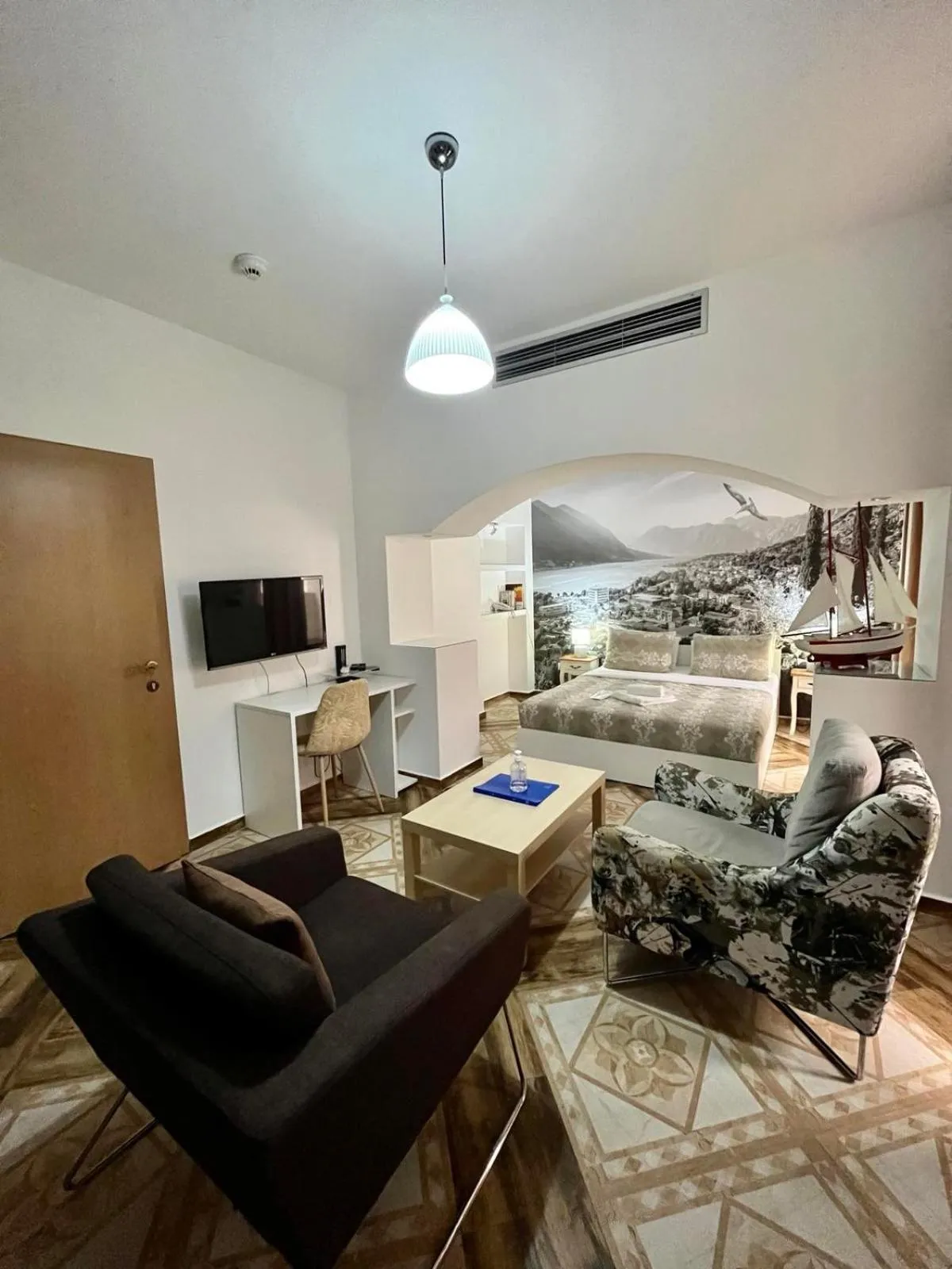 Communal lounge/ TV room in Apartments & rooms - TIANIS - Self check-in