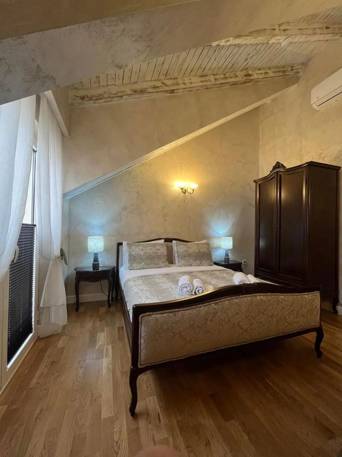 Bed in Apartments & rooms - TIANIS - Self check-in