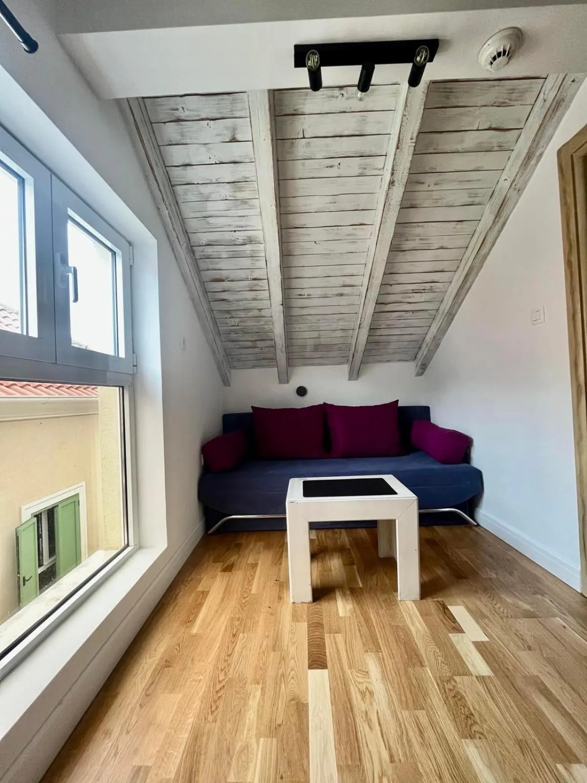 Seating area in Apartments & rooms - TIANIS - Self check-in