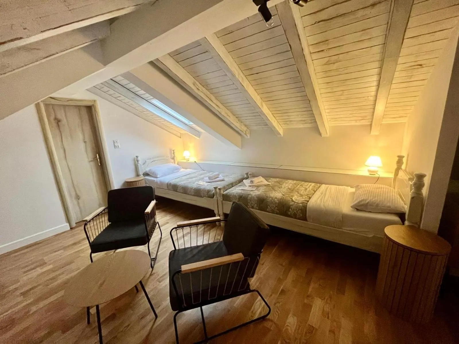 Bed in Apartments & rooms - TIANIS - Self check-in