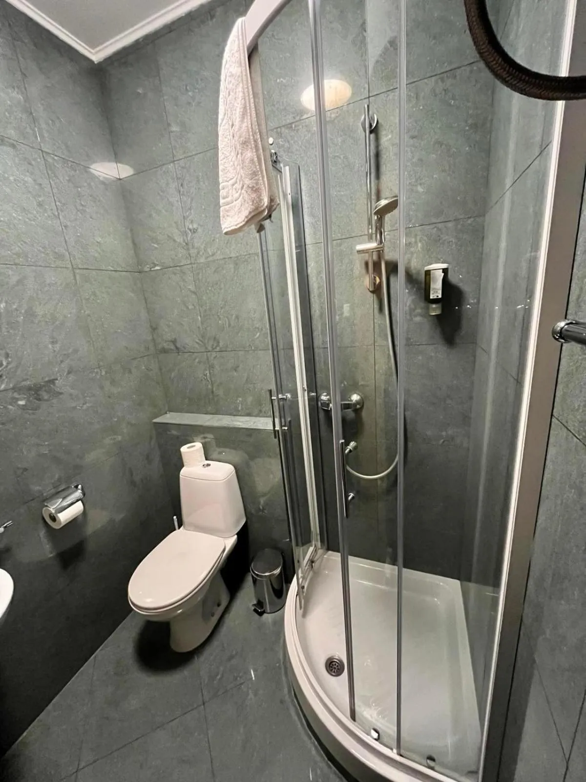 Shower in Apartments & rooms - TIANIS - Self check-in