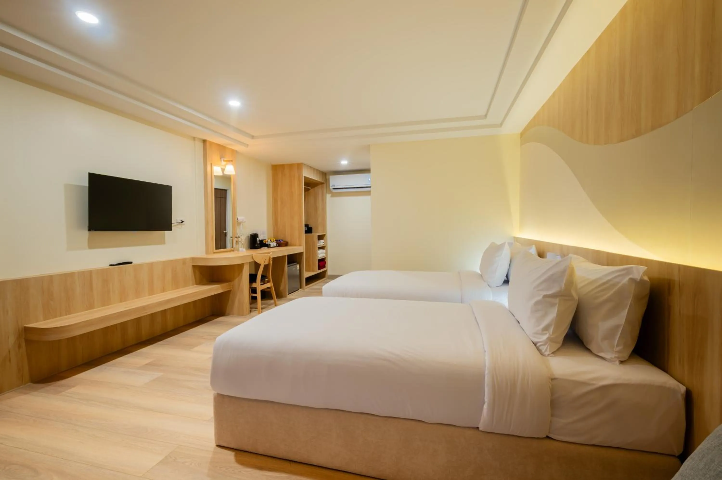 Bed in Phi Phi Anita Resort