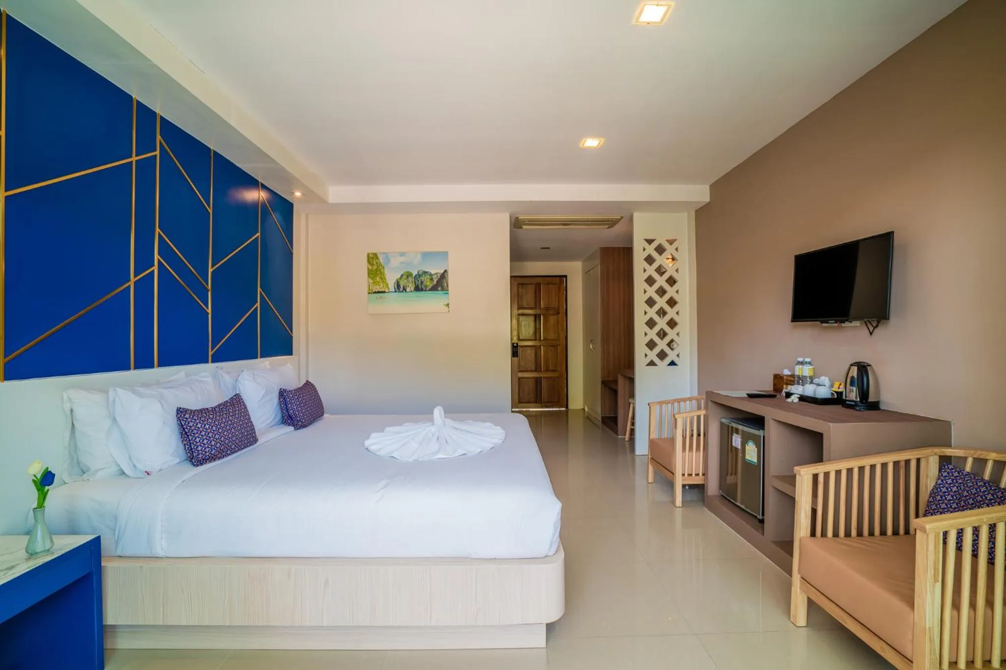 Bed in Phi Phi Anita Resort