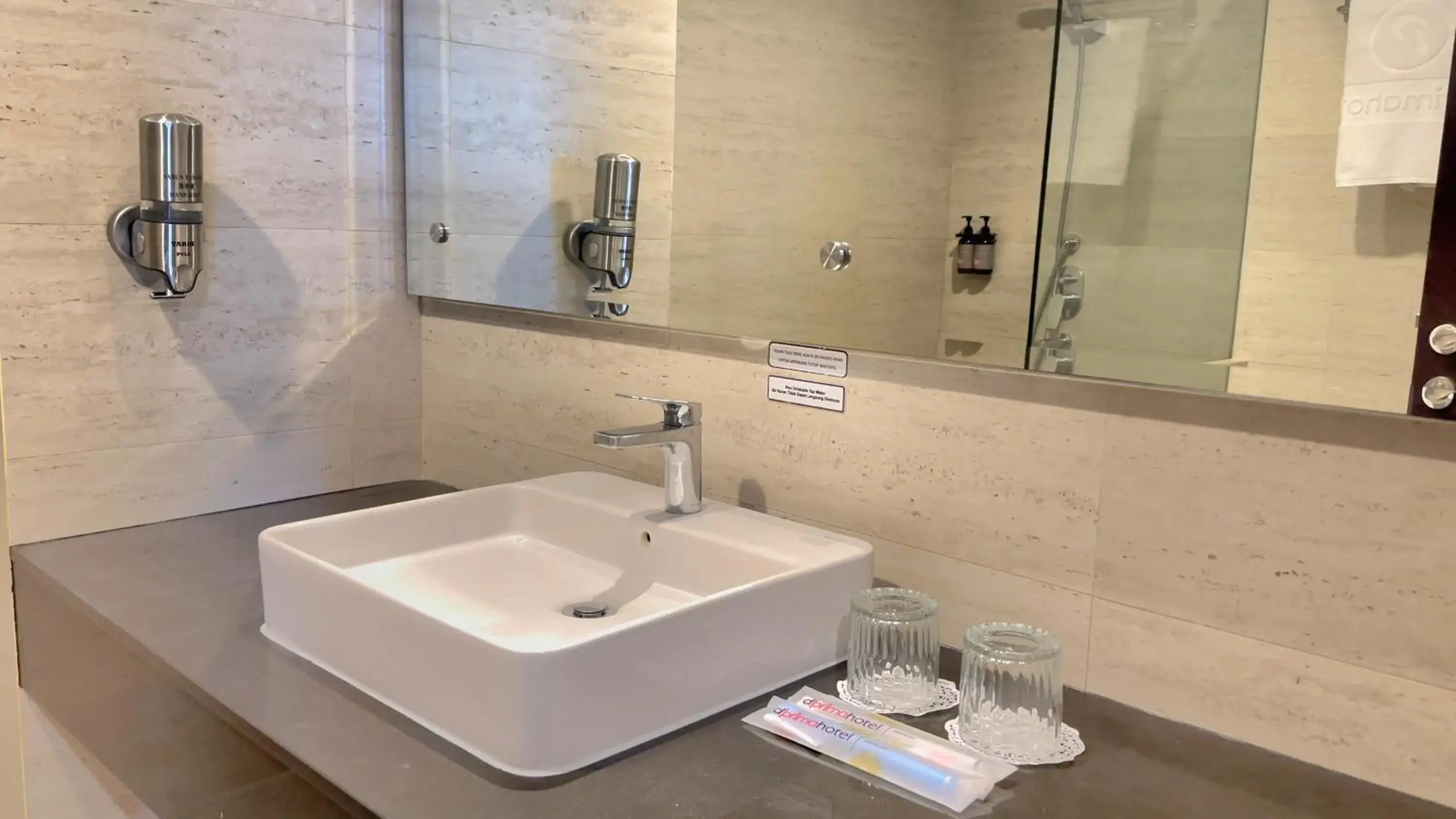 Bathroom in d'primahotel Kualanamu Airport Medan Bathroom in d'primahotel Kualanamu Airport Medan