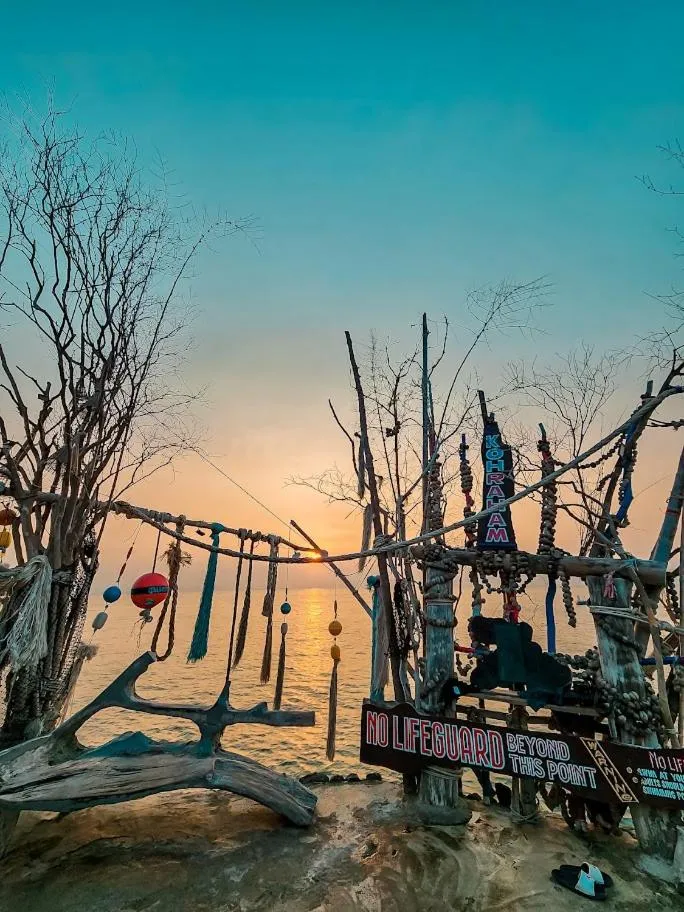 Snorkeling in Haadson Resort & Koh Raham