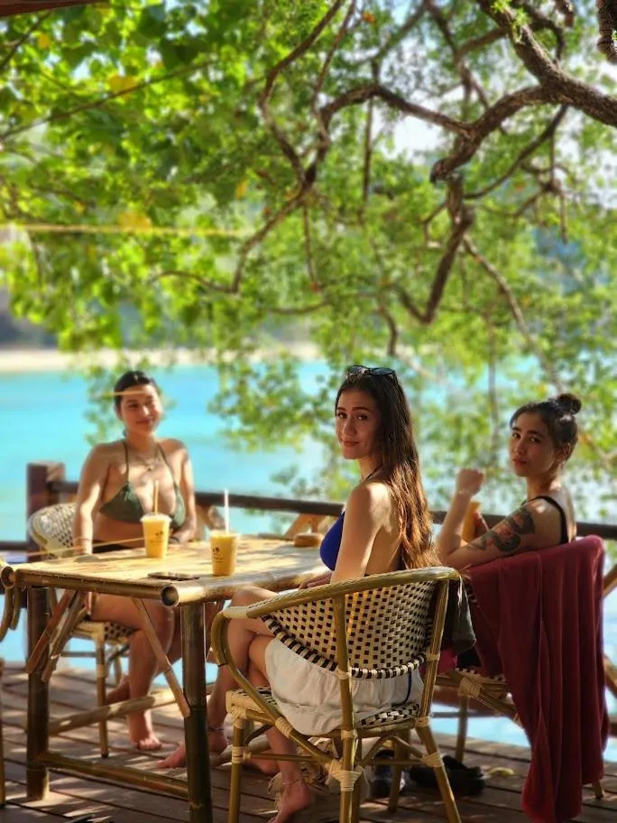 Restaurant/places to eat in Haadson Resort & Koh Raham