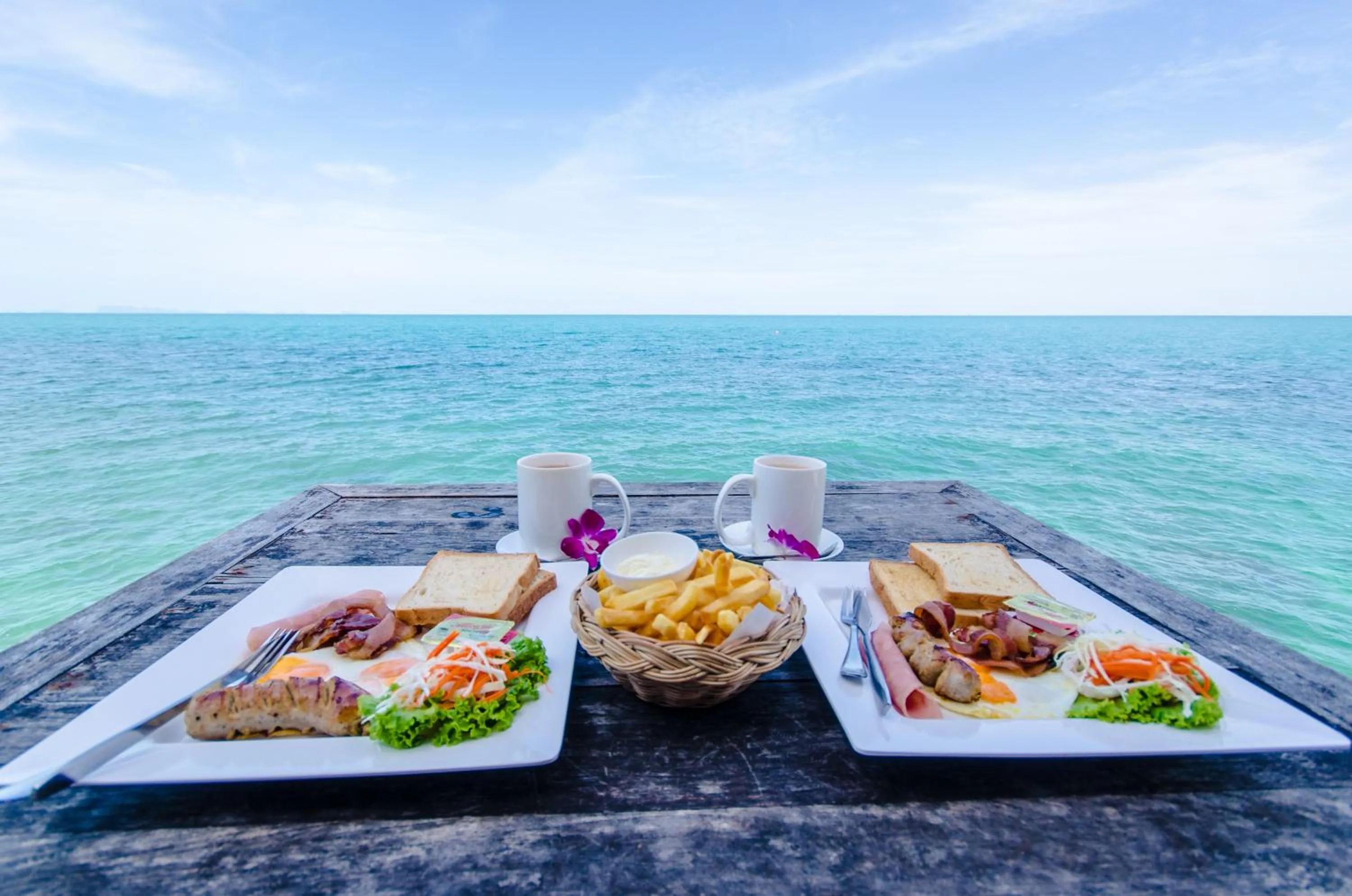 Restaurant/places to eat in Haadson Resort & Koh Raham