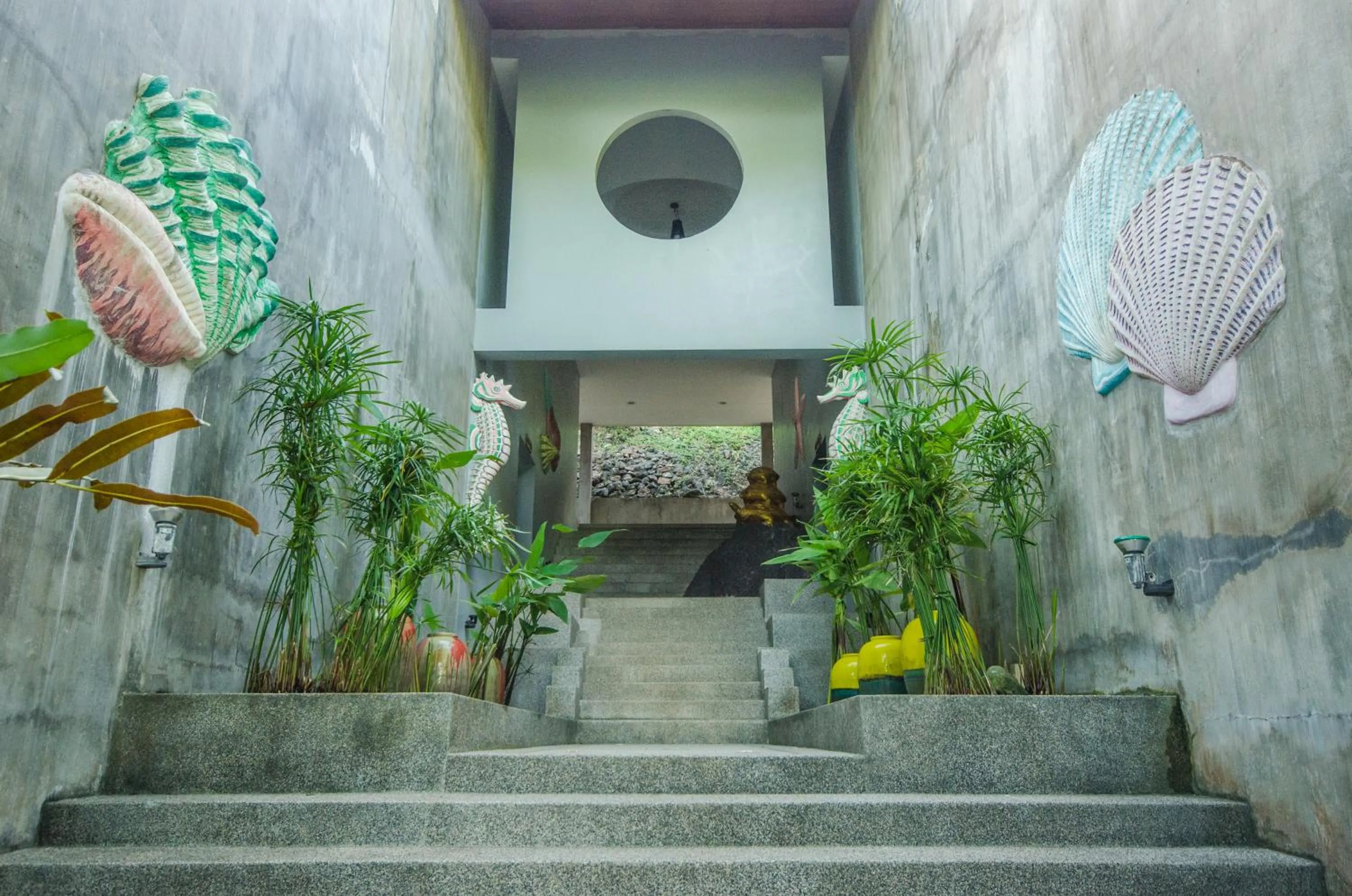 Area and facilities in Haadson Resort & Koh Raham