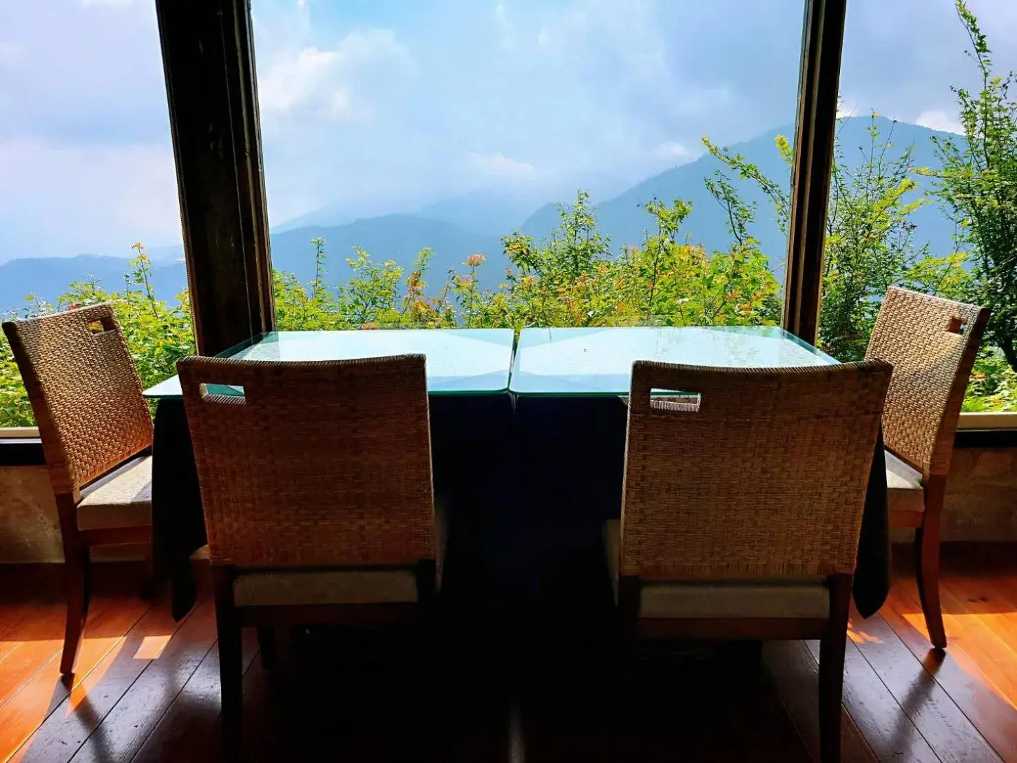 Restaurant/places to eat in Top Cloud Villa Restaurant/places to eat in Top Cloud Villa