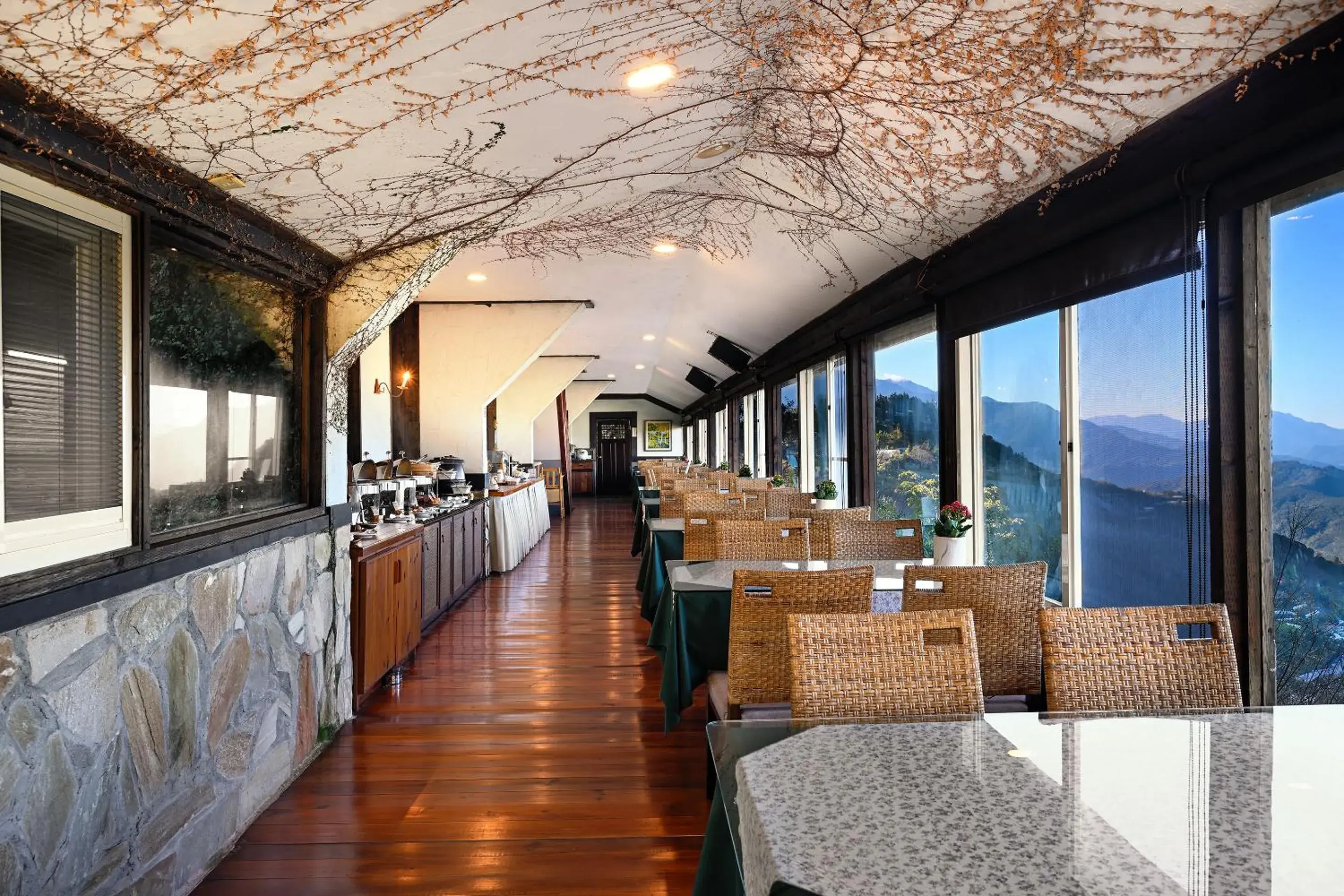 Restaurant/places to eat in Top Cloud Villa Restaurant/places to eat in Top Cloud Villa