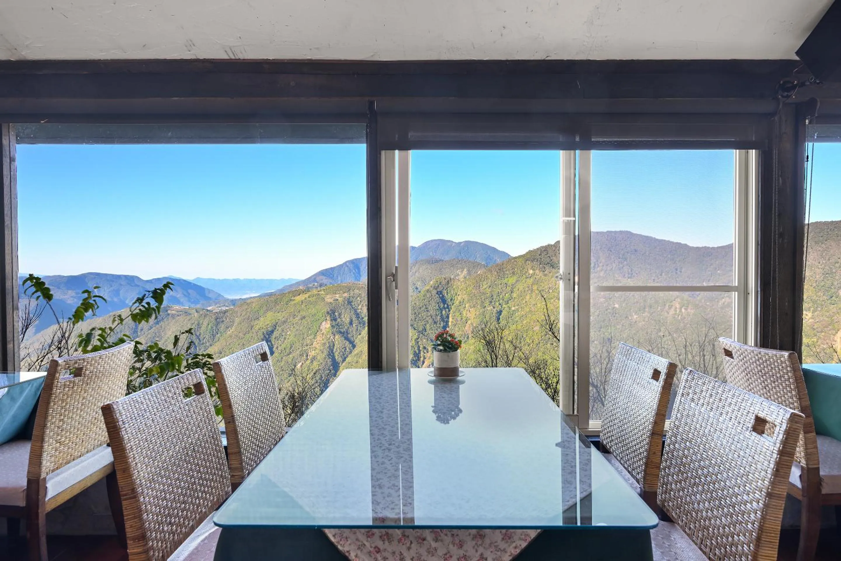 Dining area in Top Cloud Villa