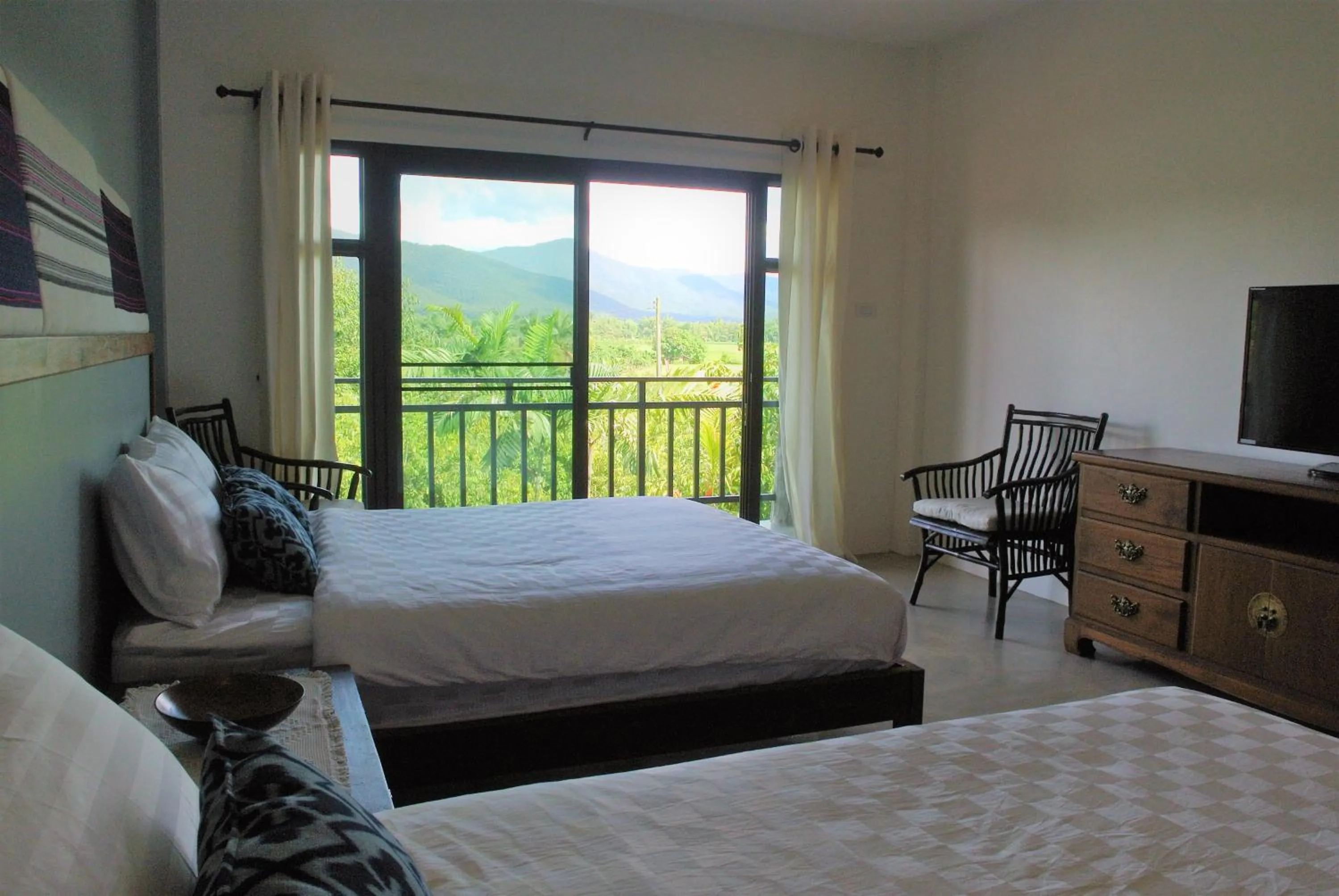 Mountain view, Bed in Le Cocotier