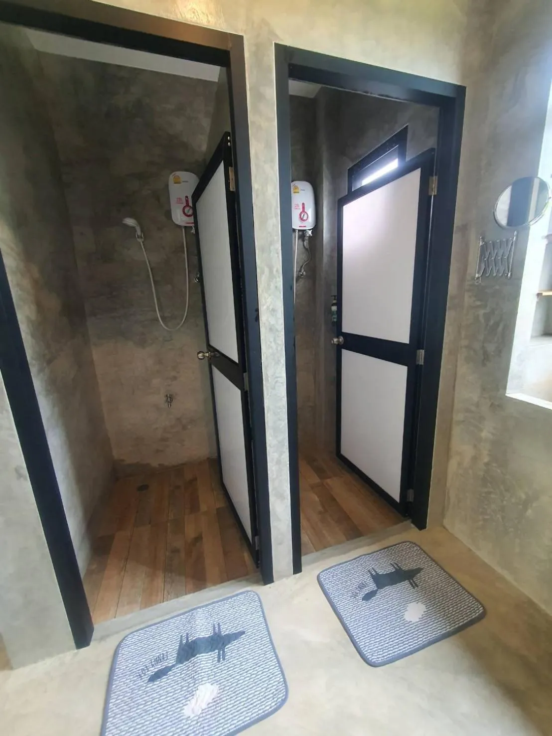 Shower in Le Cocotier