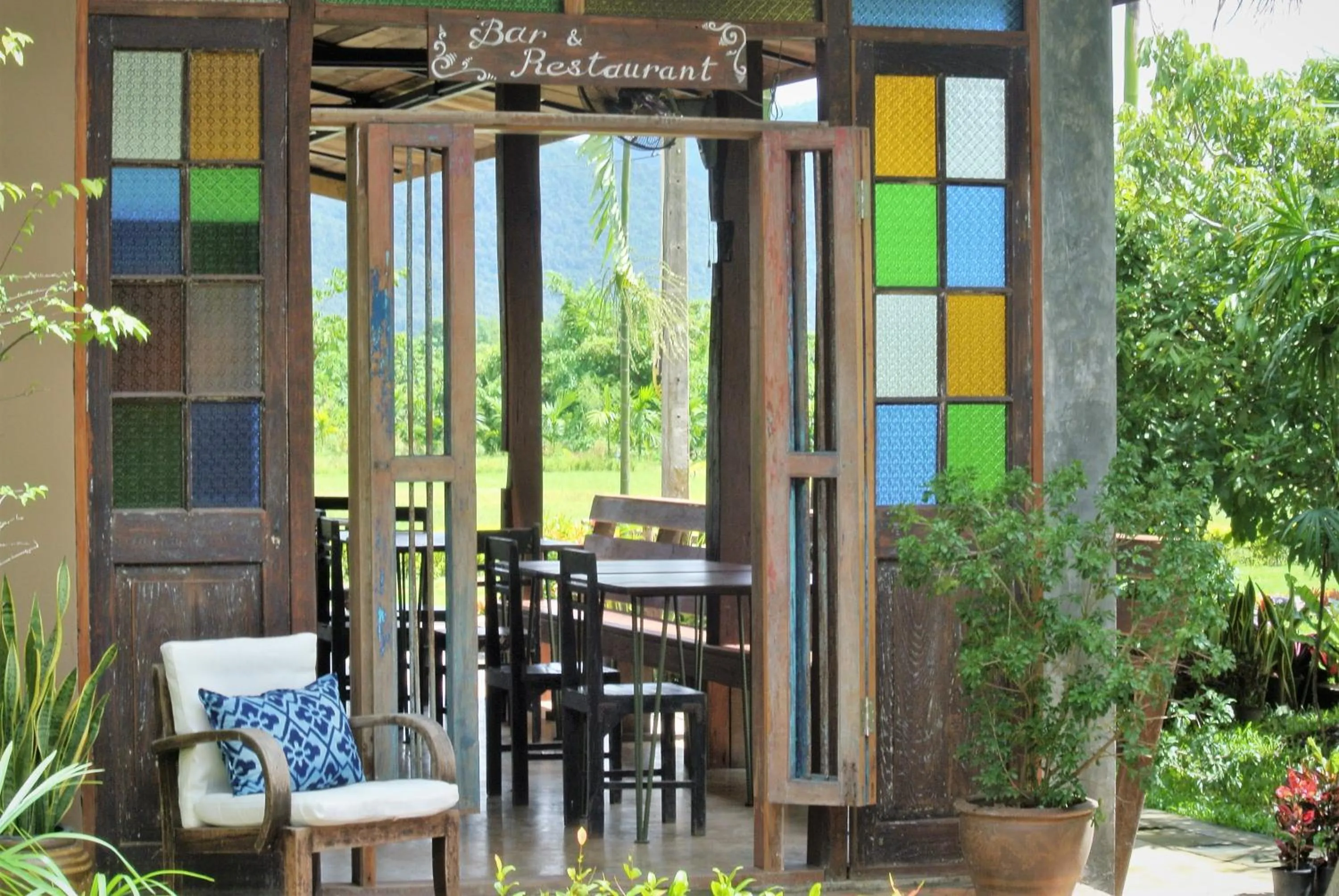 Restaurant/places to eat in Le Cocotier