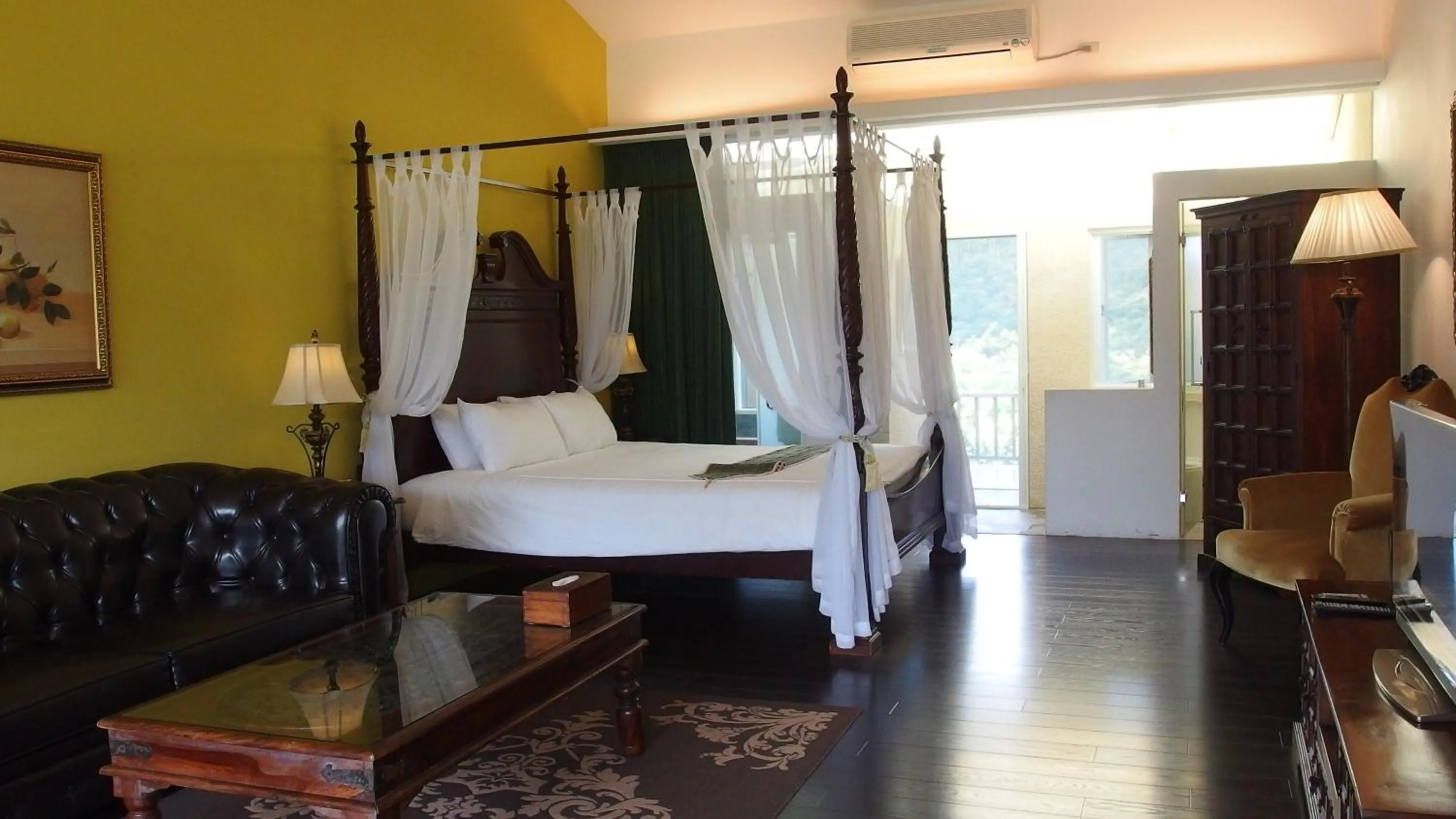 Bed in Juhu Farmstay