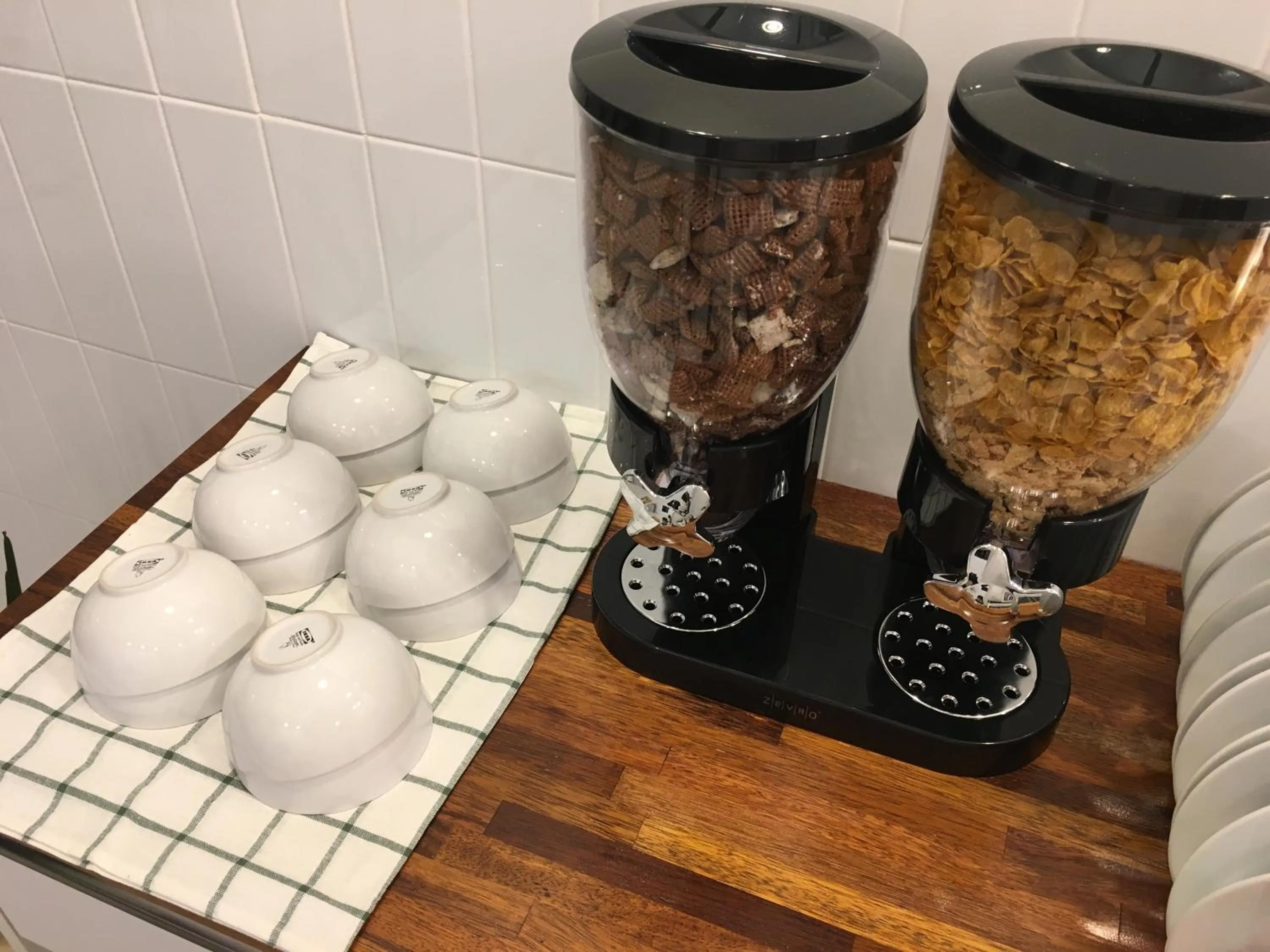 Continental breakfast in Hwadam Inn