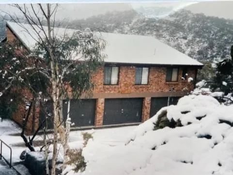 Property building in Pontis Lodge Waterfront Apartment