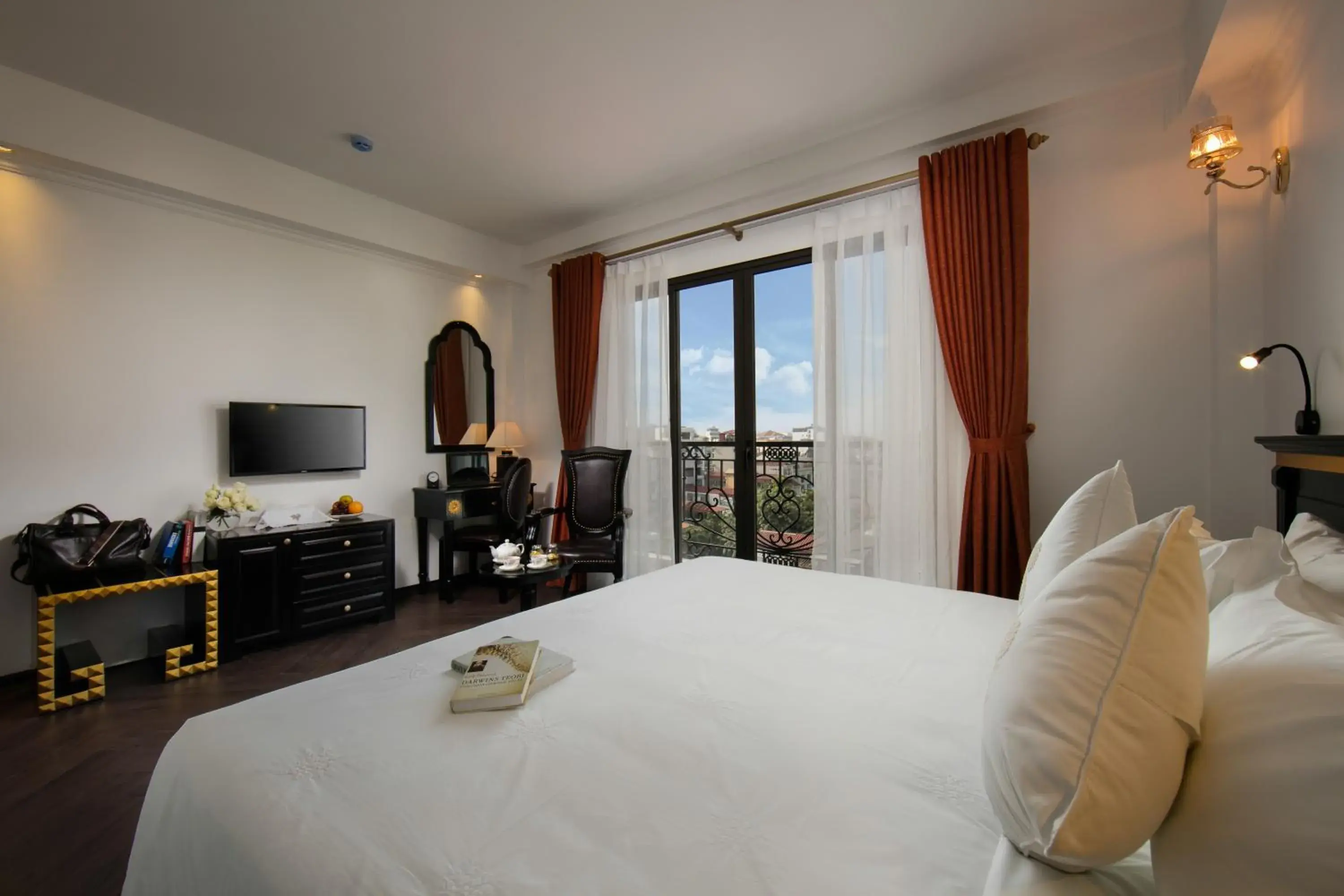 Balcony/Terrace, Bed in The Noble Swan Hotel & Spa Balcony/Terrace, Bed in The Noble Swan Hotel & Spa