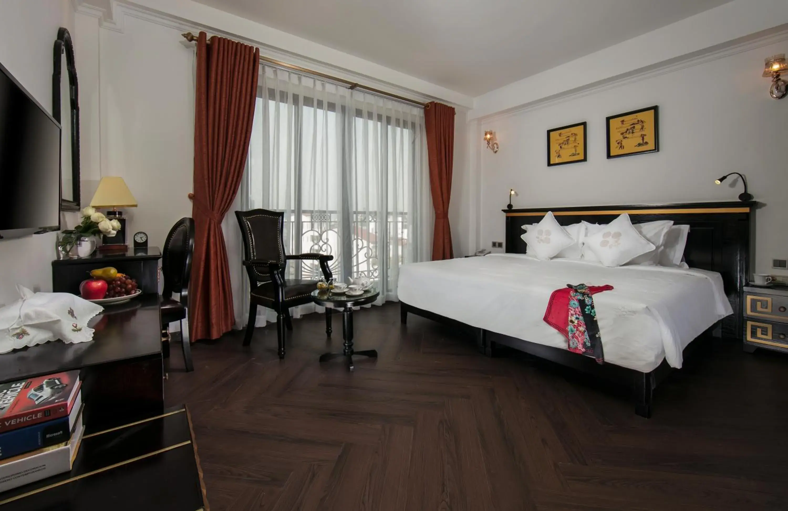 Photo of the whole room, Bed in Hanoi Center Silk Premium Hotel & Spa & Travel Photo of the whole room, Bed in Hanoi Center Silk Premium Hotel & Spa & Travel