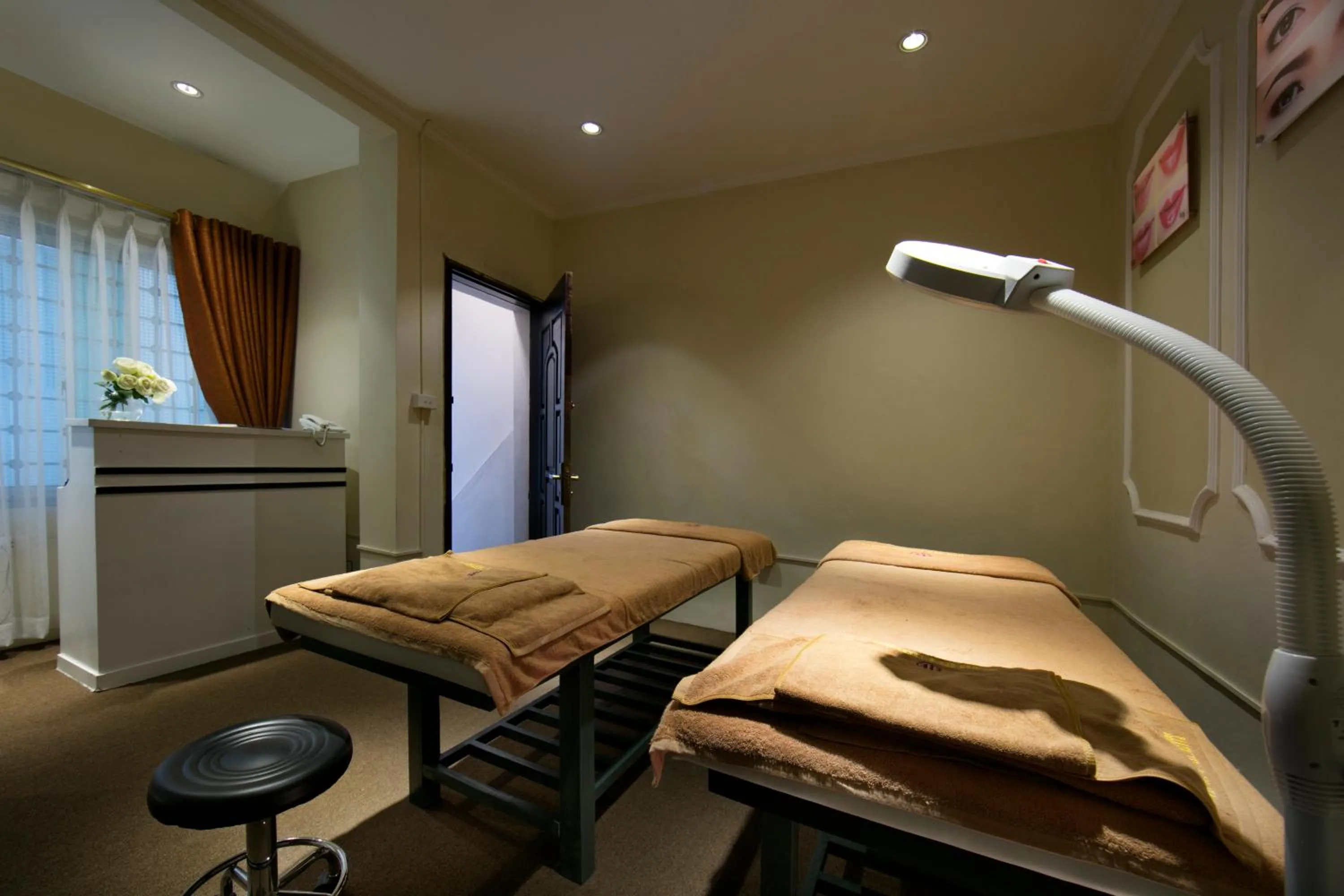 Restaurant/places to eat in The Noble Swan Hotel & Spa