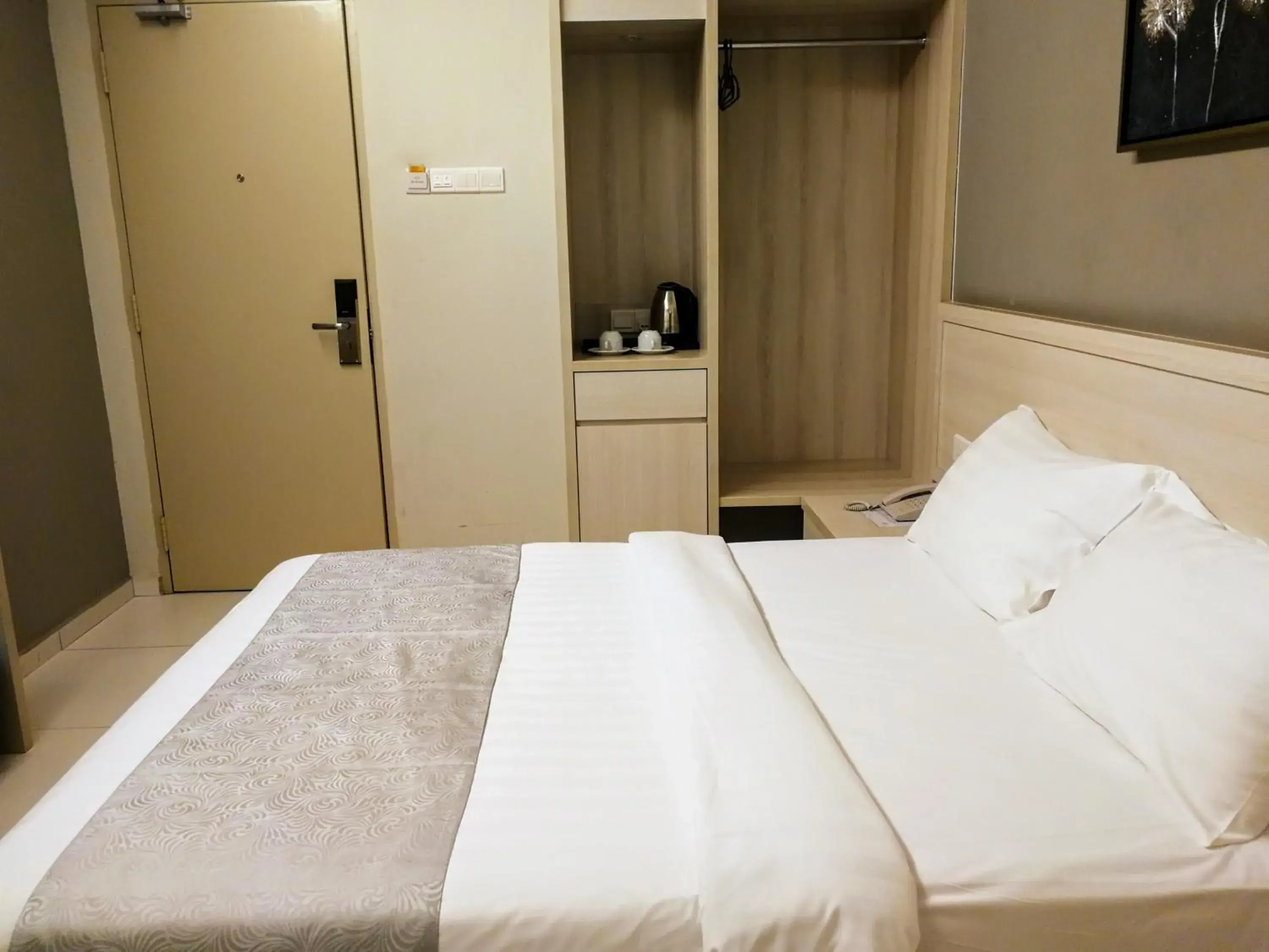 Bedroom, Bed in Aurora Hotel Bedroom, Bed in Aurora Hotel