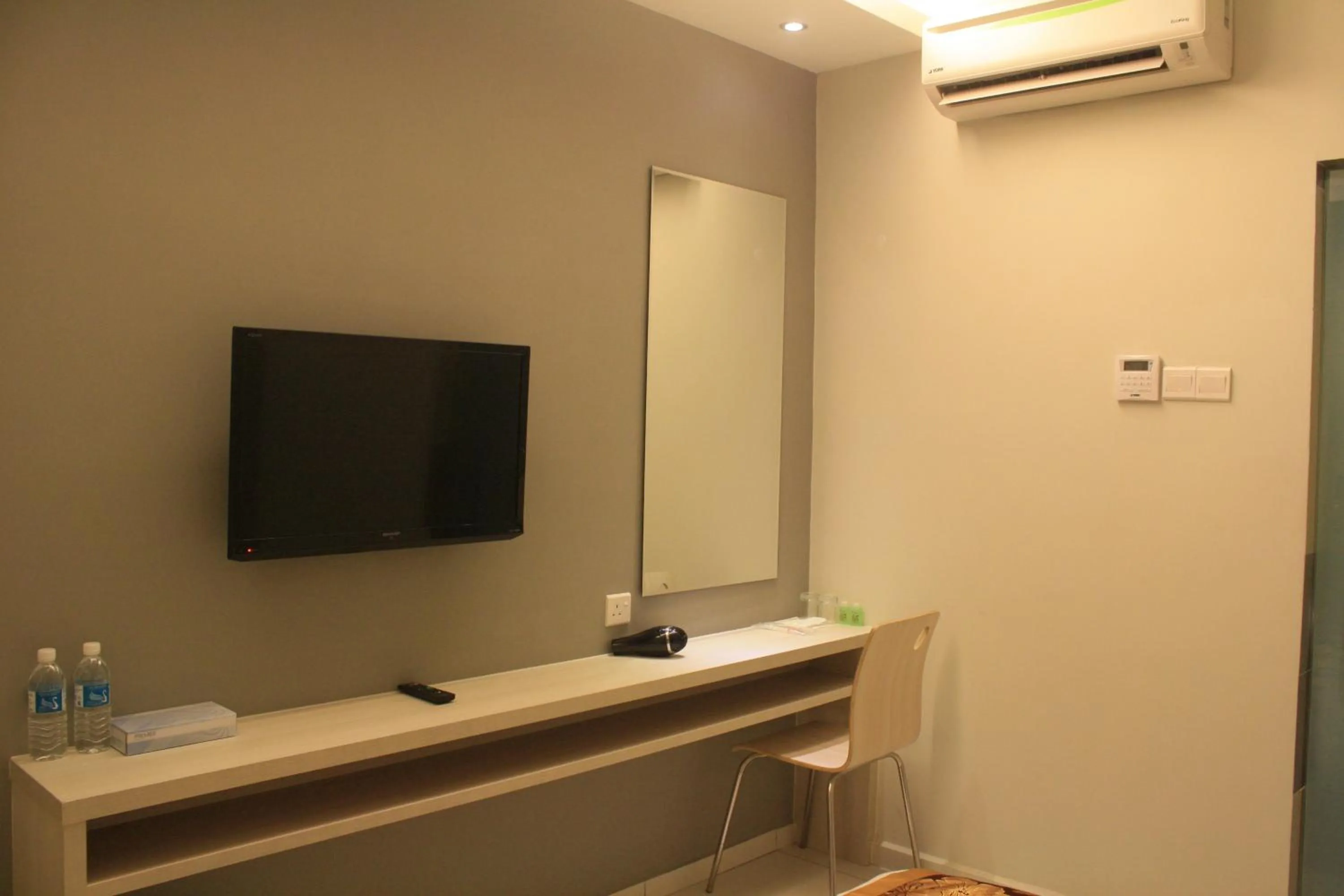 Area and facilities in Aurora Hotel