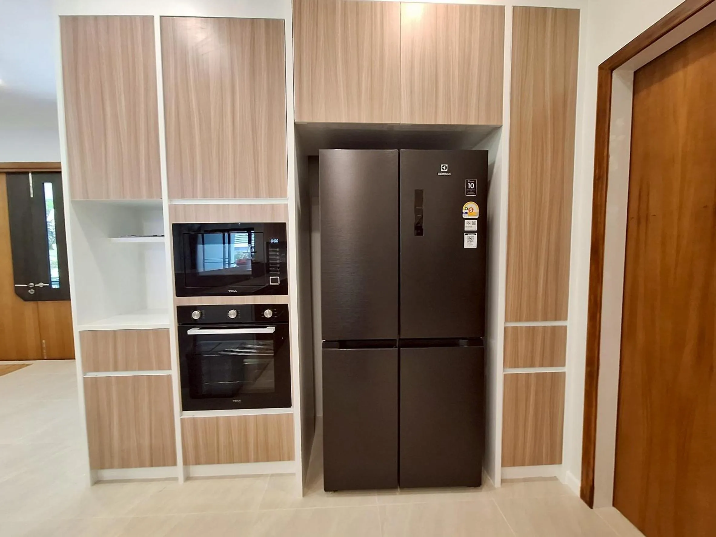 Communal kitchen in ThaiLife Wellness & Meditation Resort- SHA Plus