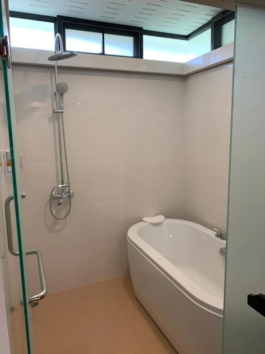 Bath in ThaiLife Wellness & Meditation Resort- SHA Plus