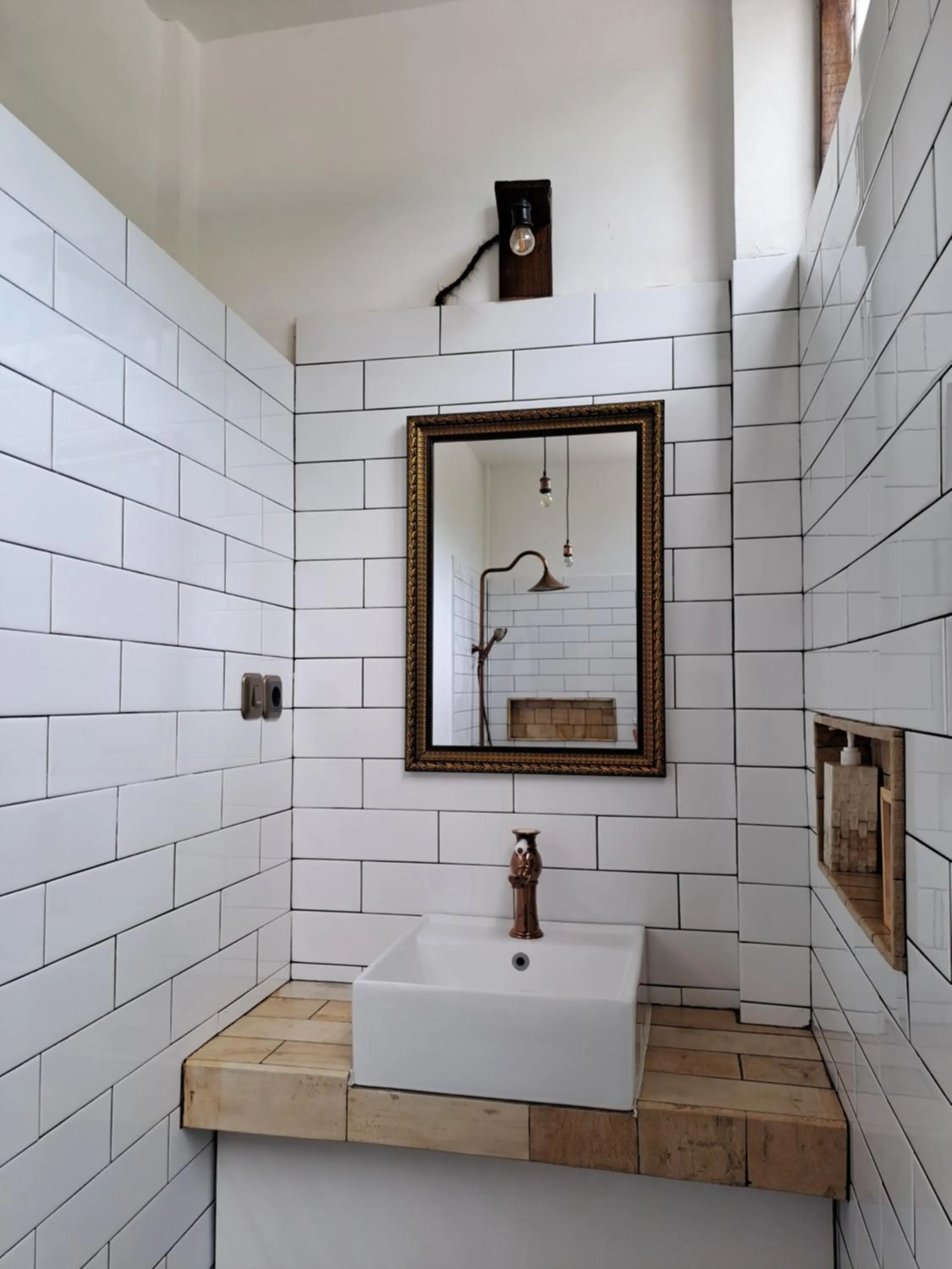 Shower in Katara Gili, Boutique Rooms and Bungalows