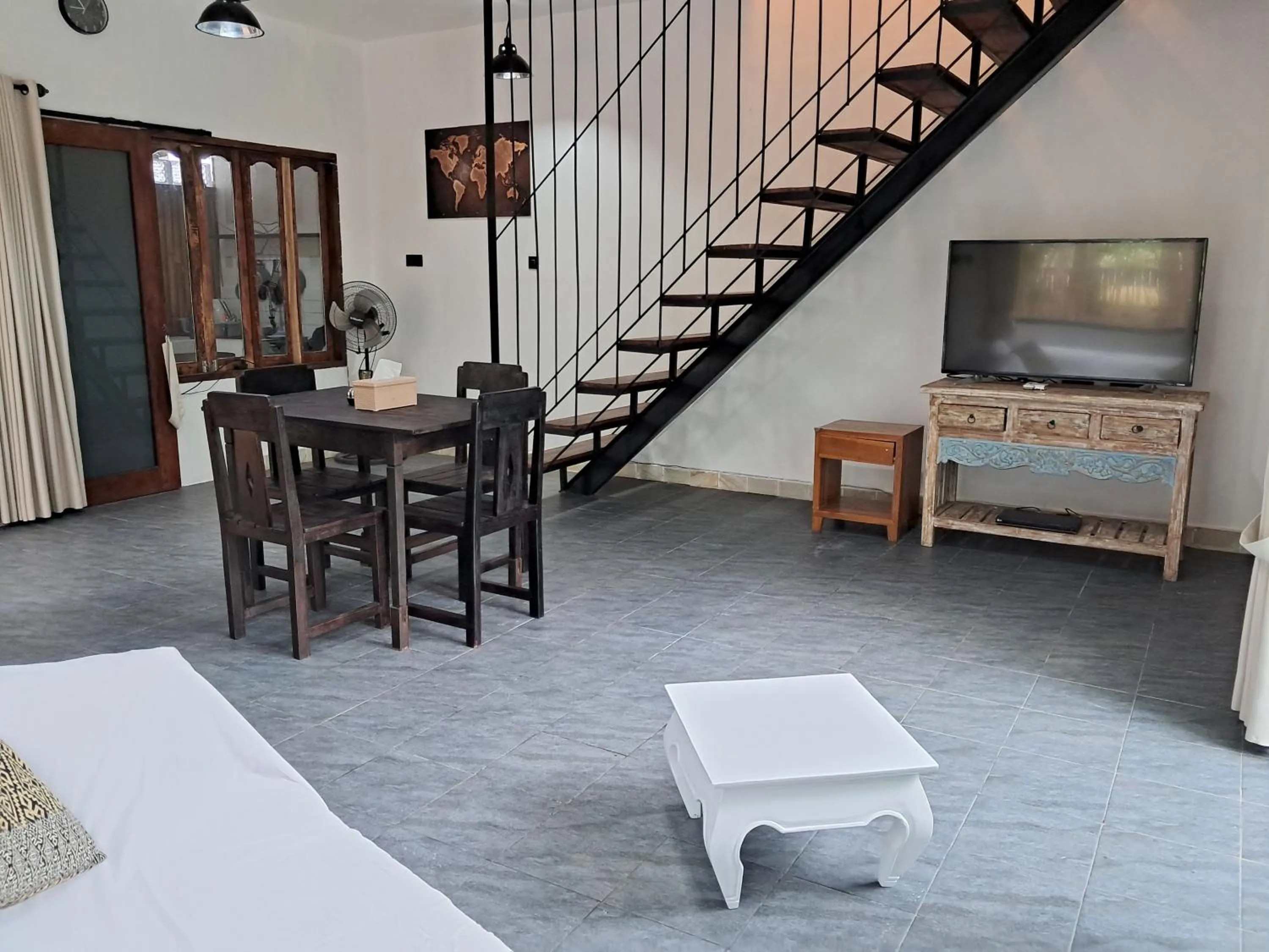 TV and multimedia in Katara Gili, Boutique Rooms and Bungalows