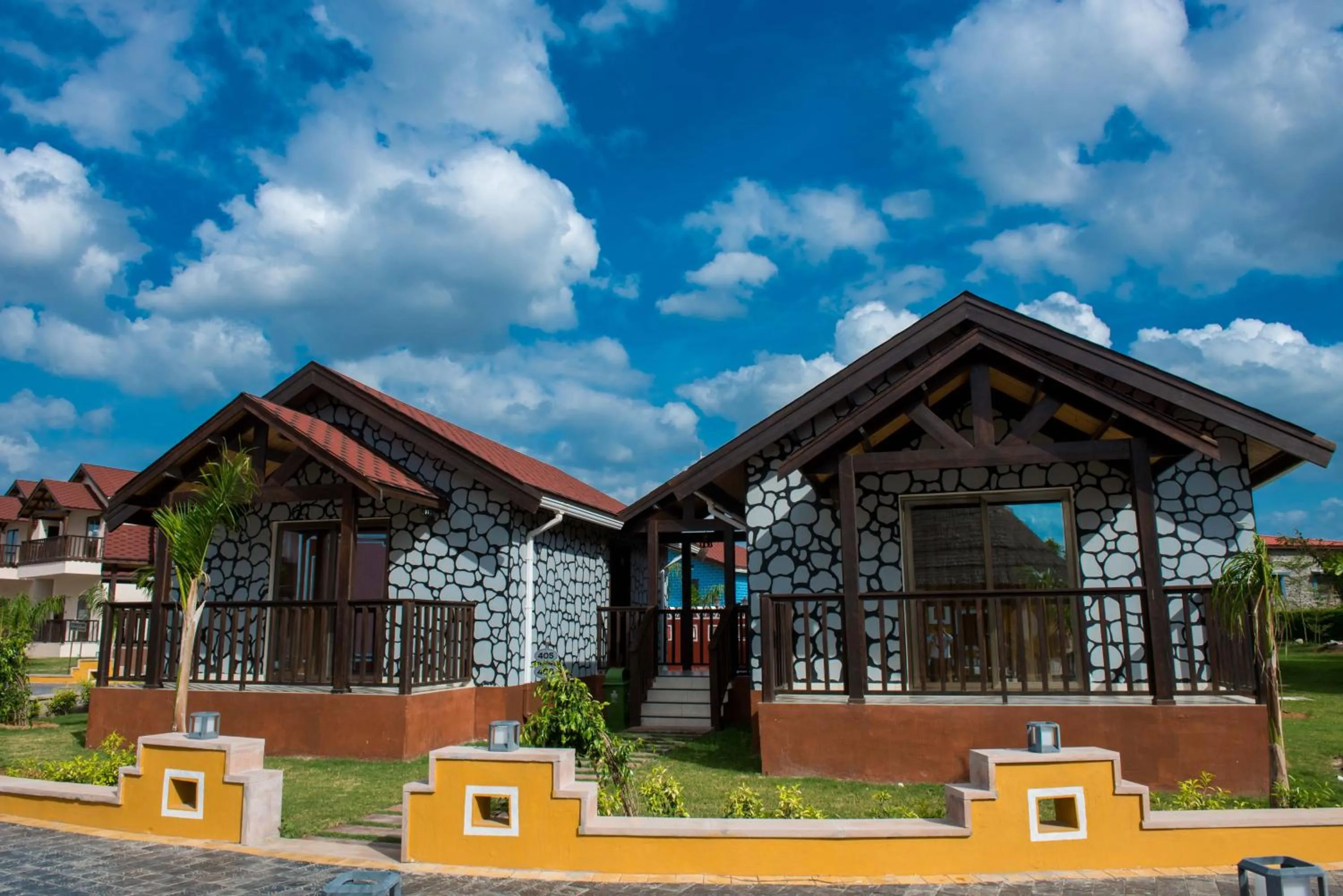 Facade/entrance in Sun Hotel and Resort, Mount Abu