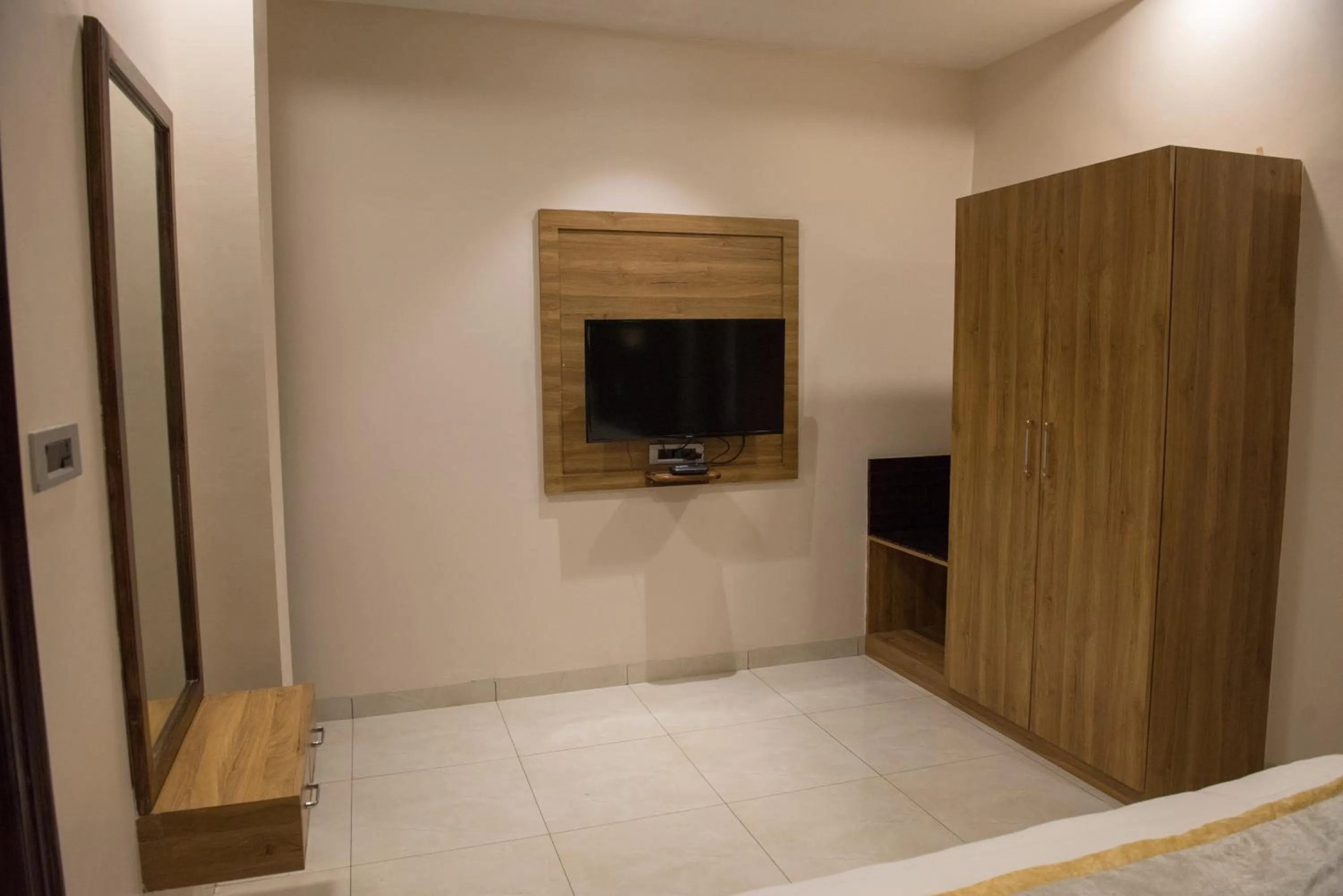 TV and multimedia in Sun Hotel and Resort, Mount Abu