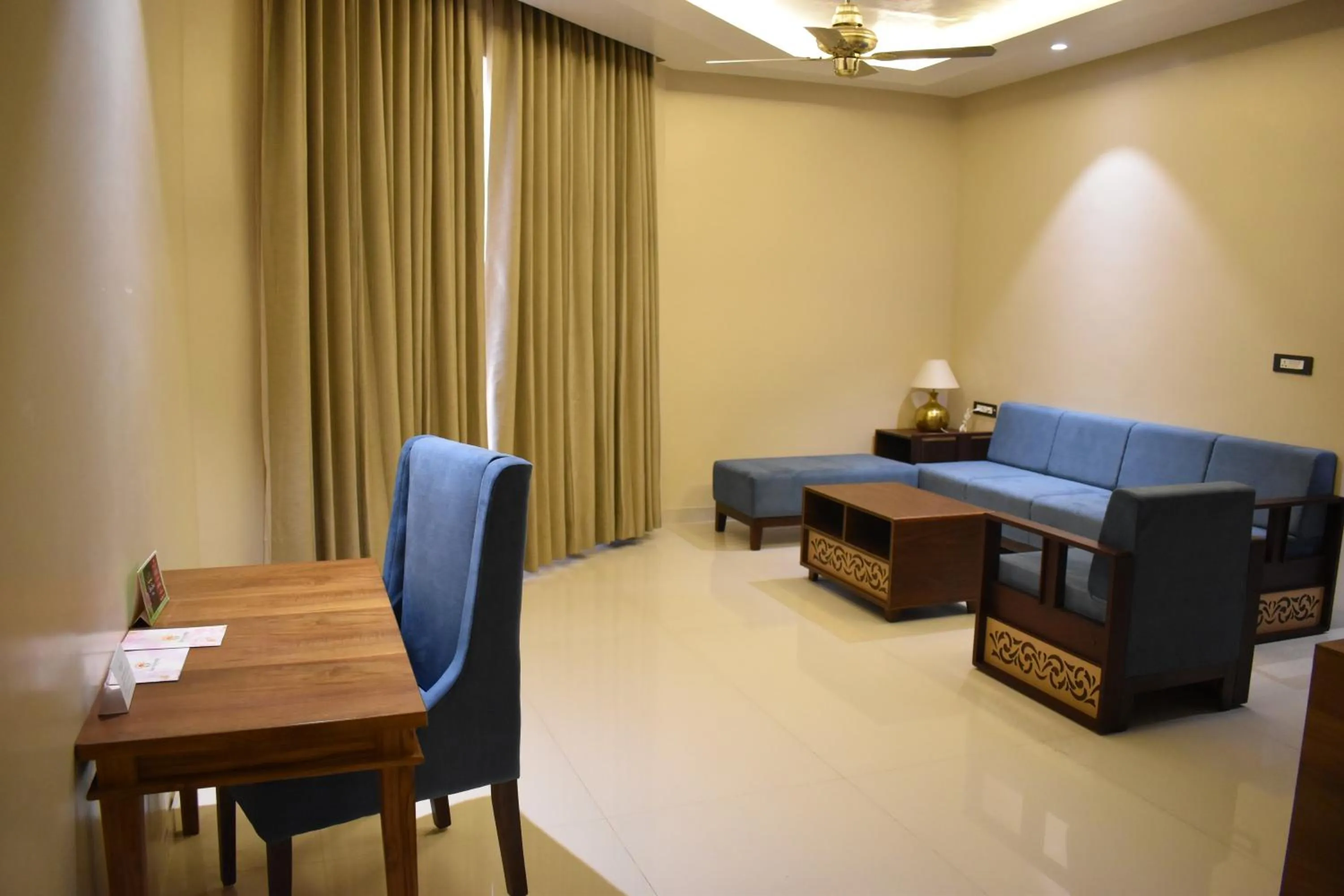 Living room in Sun Hotel and Resort, Mount Abu