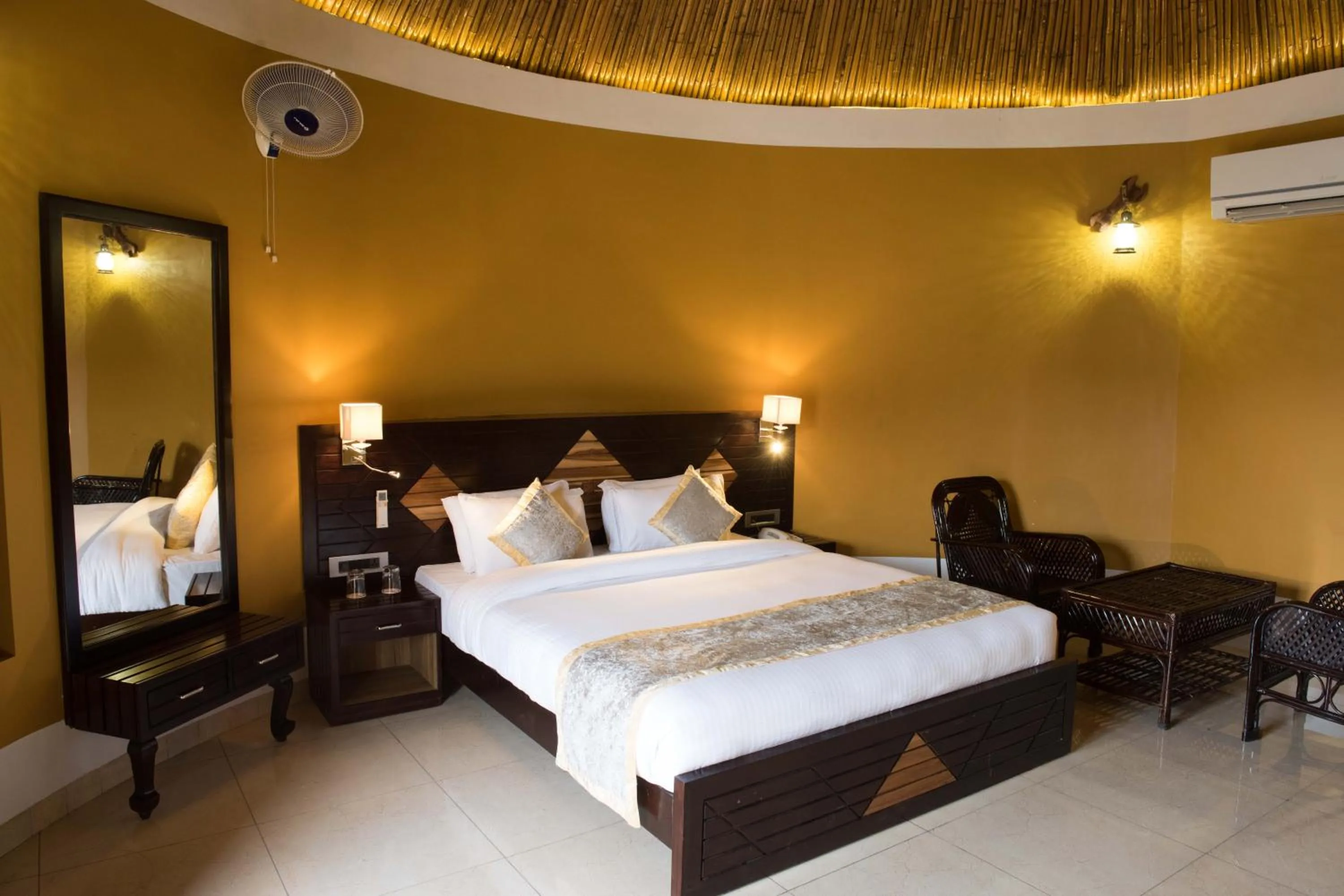 Bed in Sun Hotel and Resort, Mount Abu