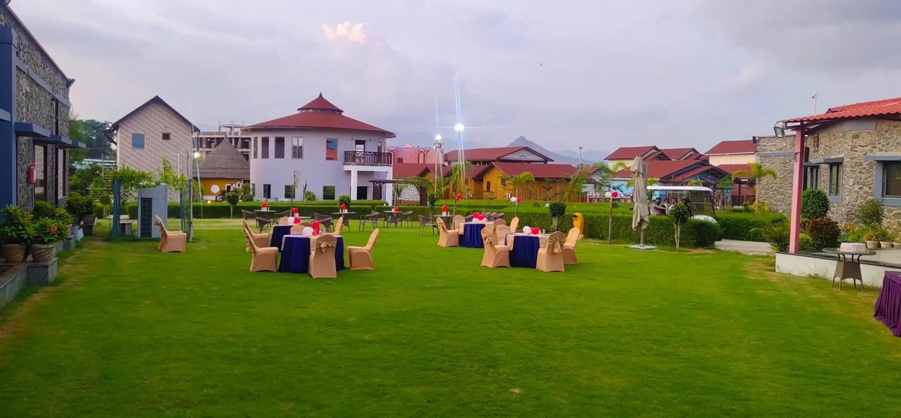 Garden view in Sun Hotel and Resort, Mount Abu Garden view in Sun Hotel and Resort, Mount Abu