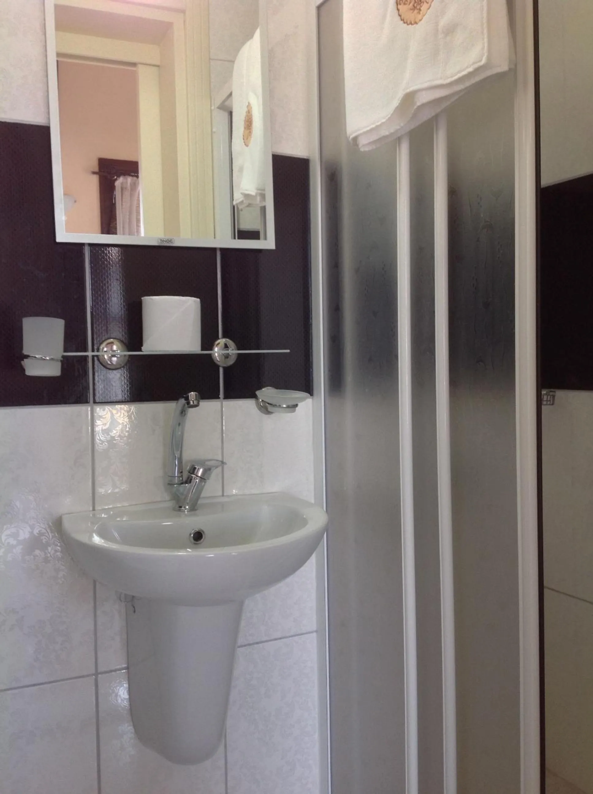 Photo of the whole room in Konak Hotel Kaleiçi