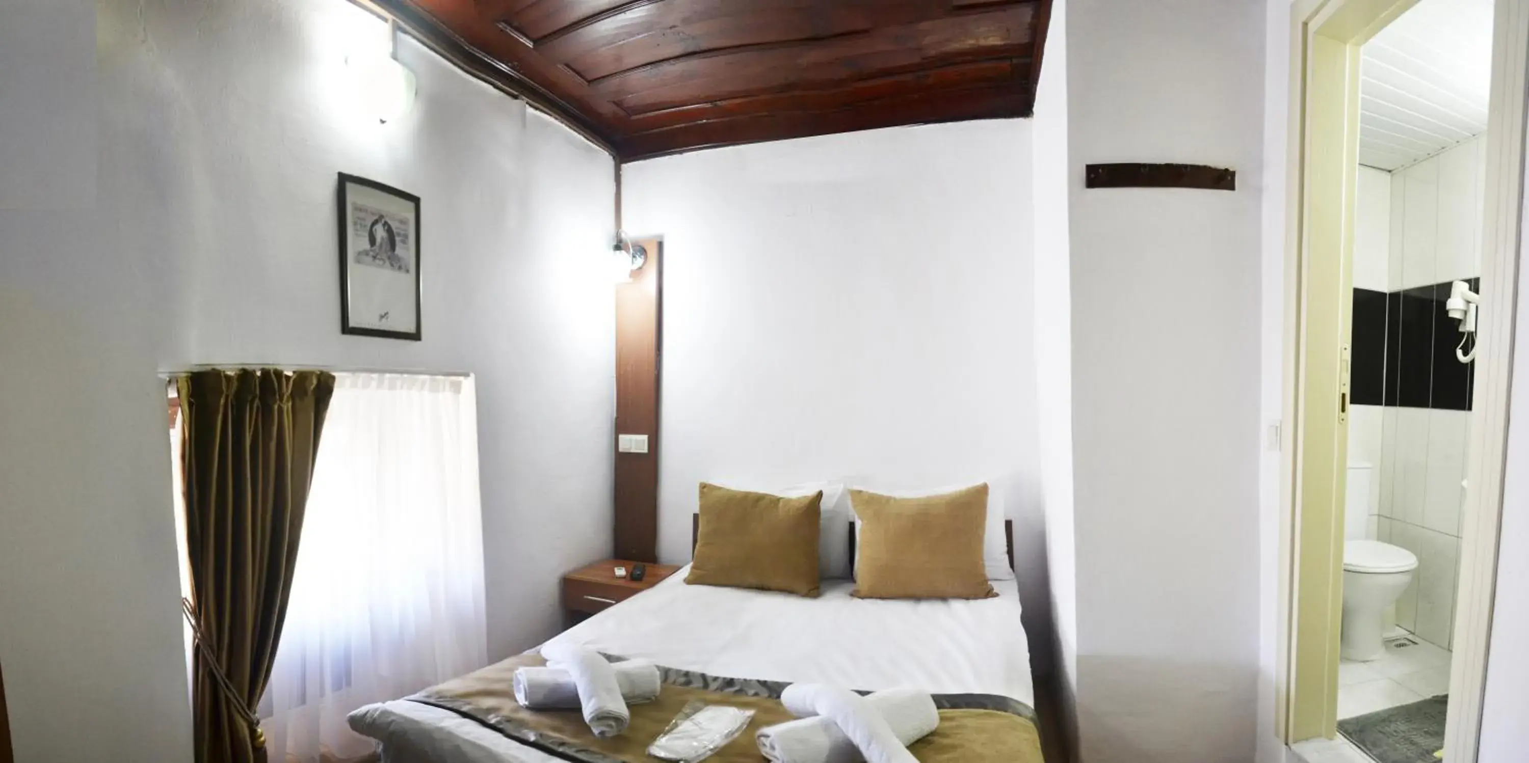 Photo of the whole room, Bed in Konak Hotel Kaleiçi Photo of the whole room, Bed in Konak Hotel Kaleiçi