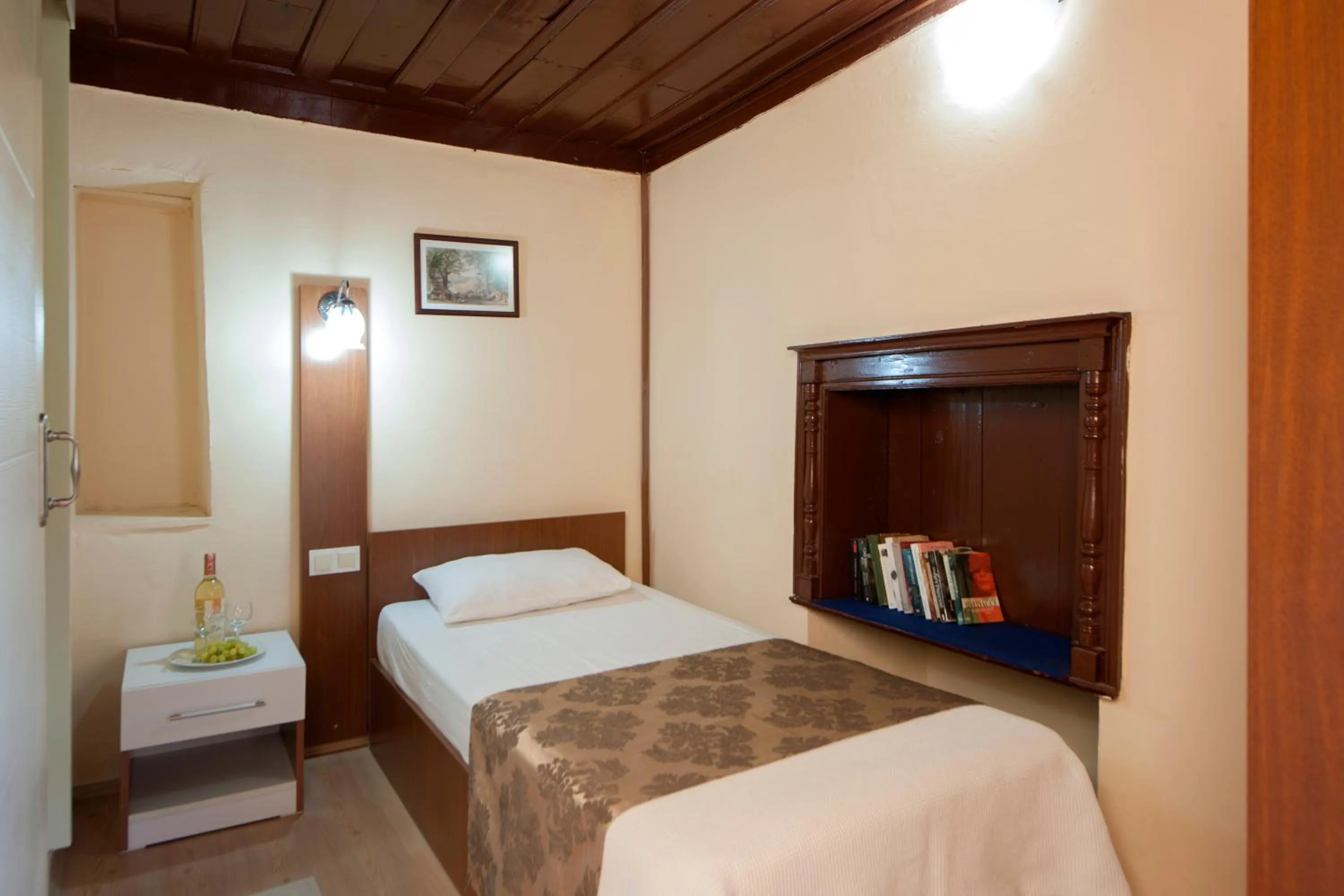 Photo of the whole room, Bed in Konak Hotel Kaleiçi