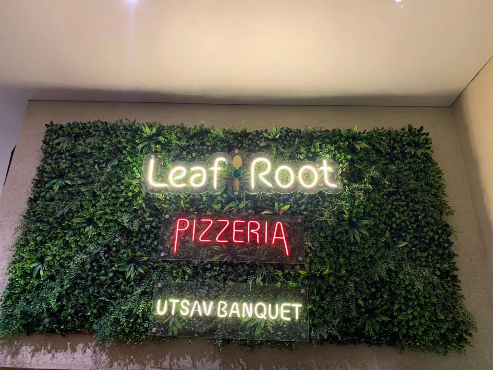 Restaurant/places to eat in Hotel Virgo Sumeru