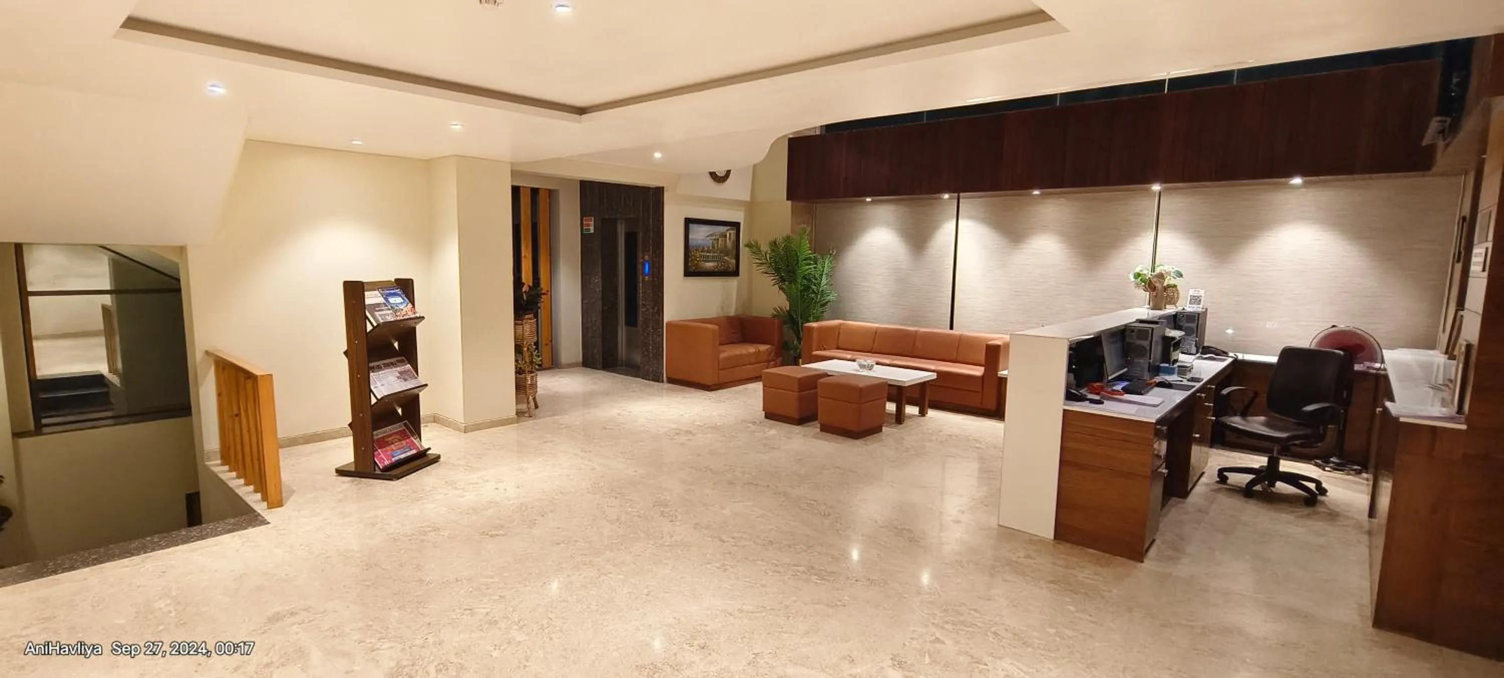 Seating area in Hotel Virgo Sumeru