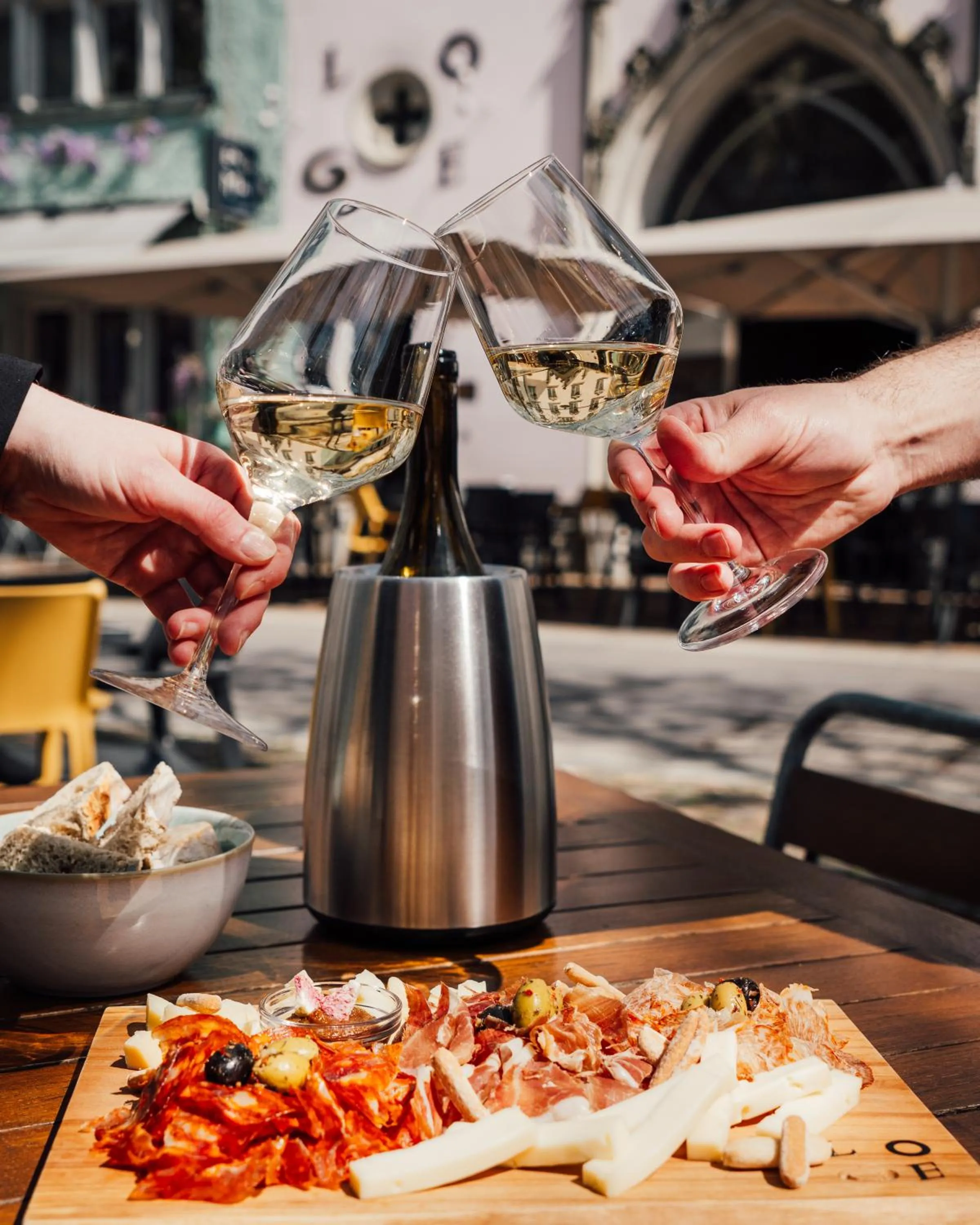 Restaurant/places to eat in Hotel Loge