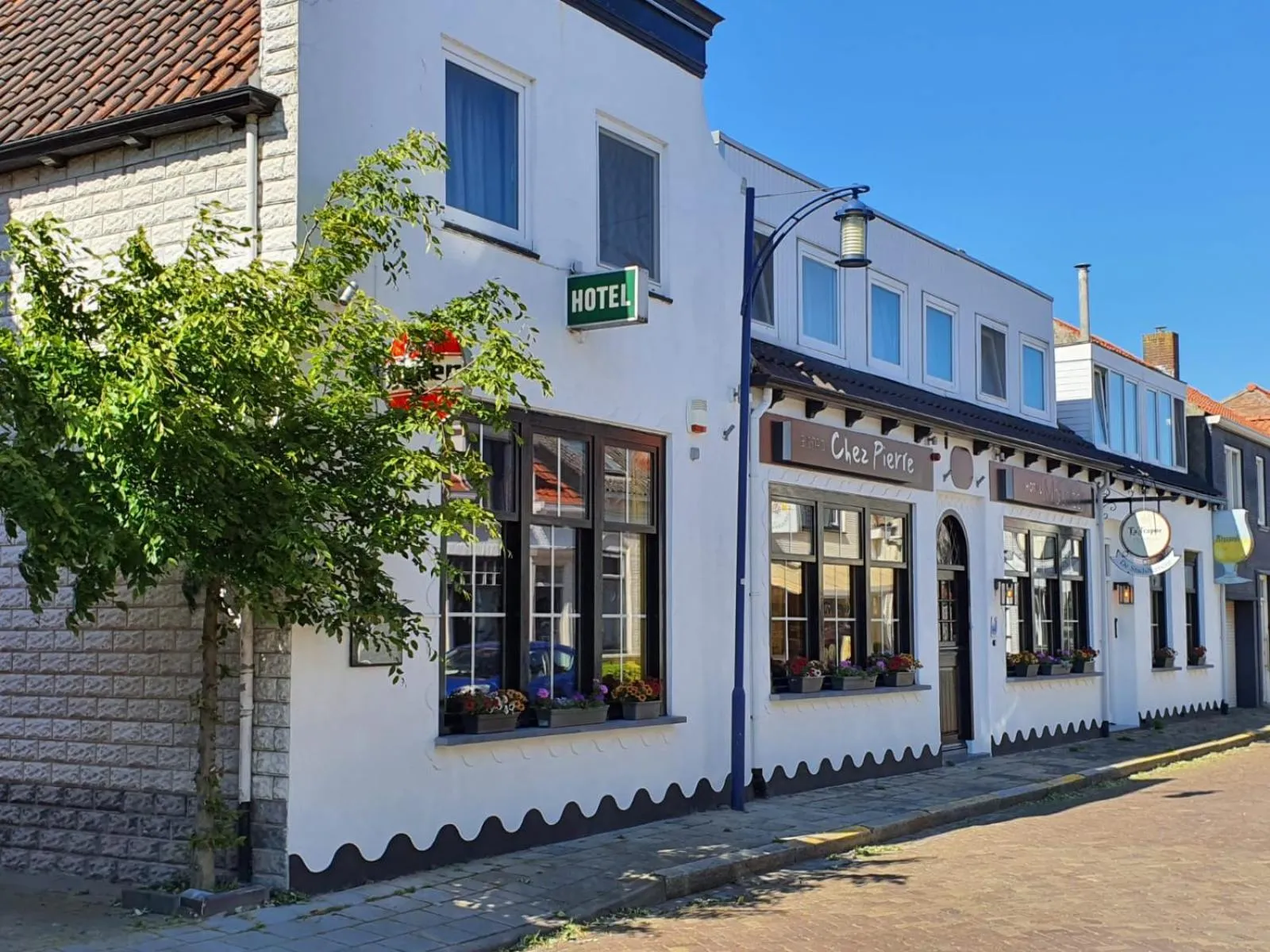 Property building in Hotel Maurice