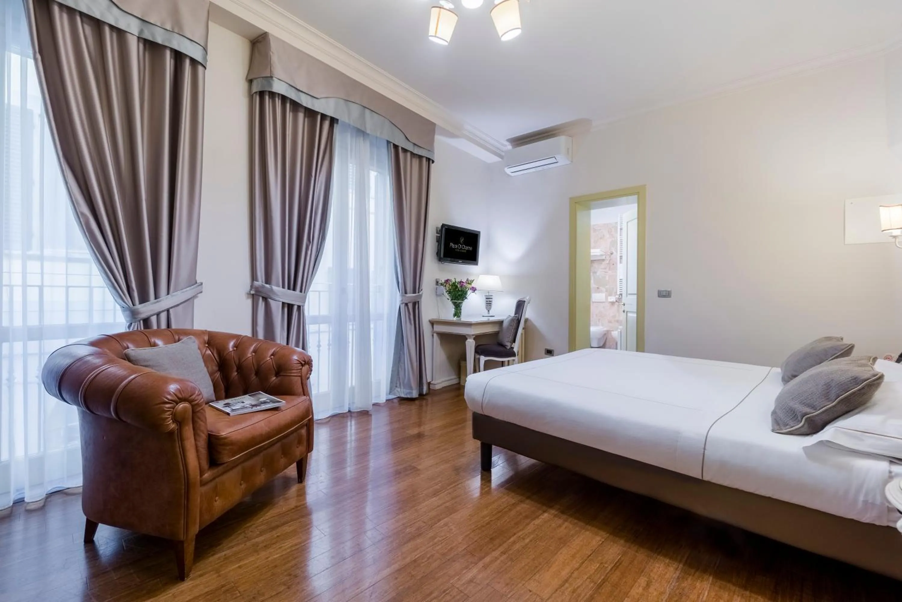 TV and multimedia, Bed in Hotel Art Atelier - Place of Charme