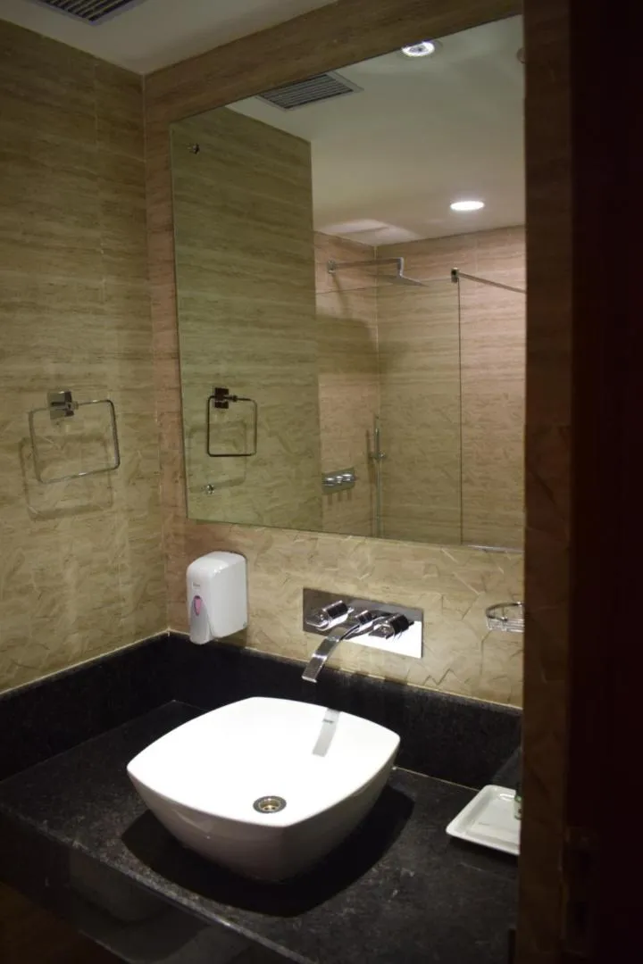 Bathroom in Hotel Ambica Katra