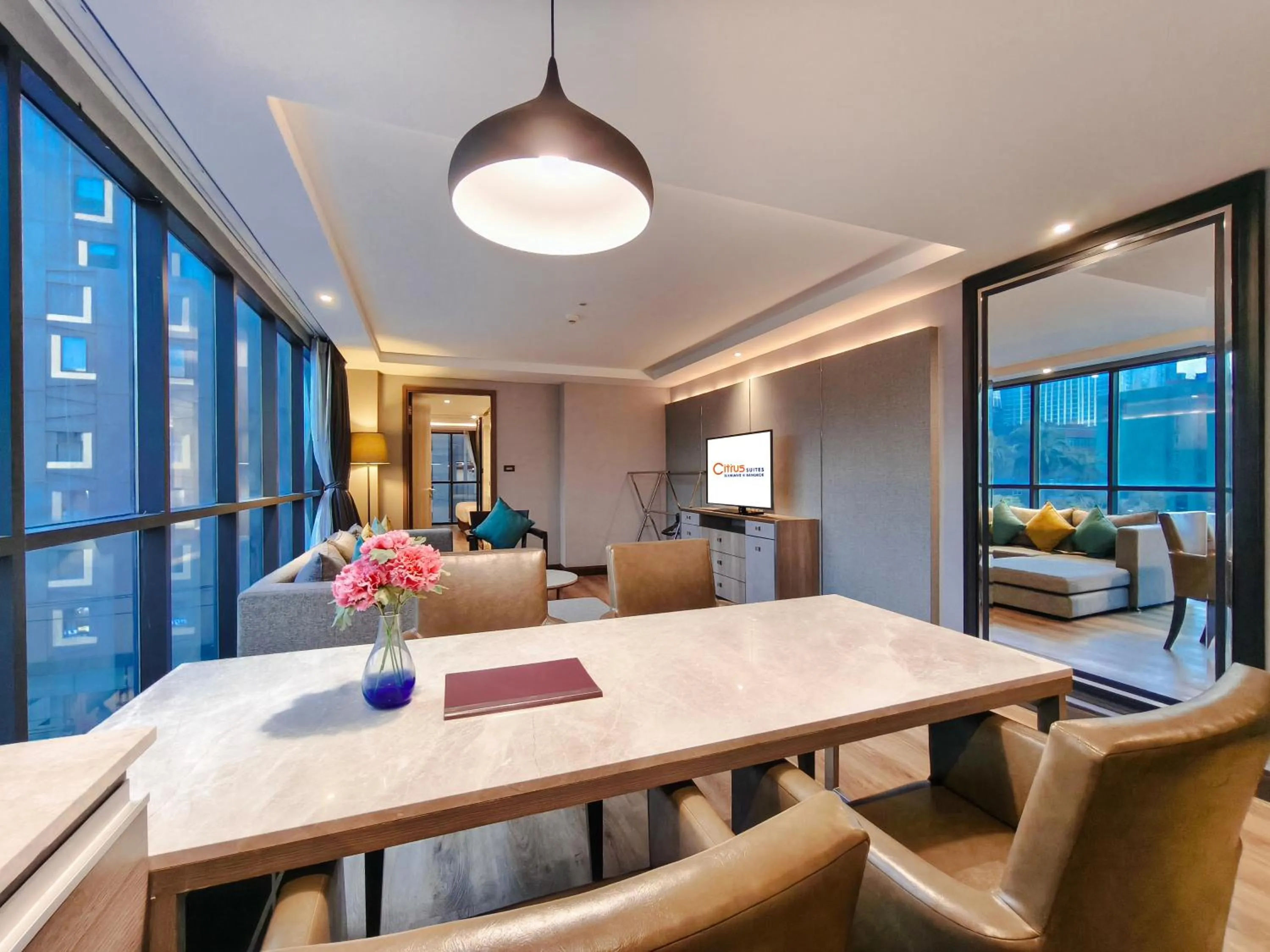 Dining area in Citrus Suites Sukhumvit 6 by Compass Hospitality
